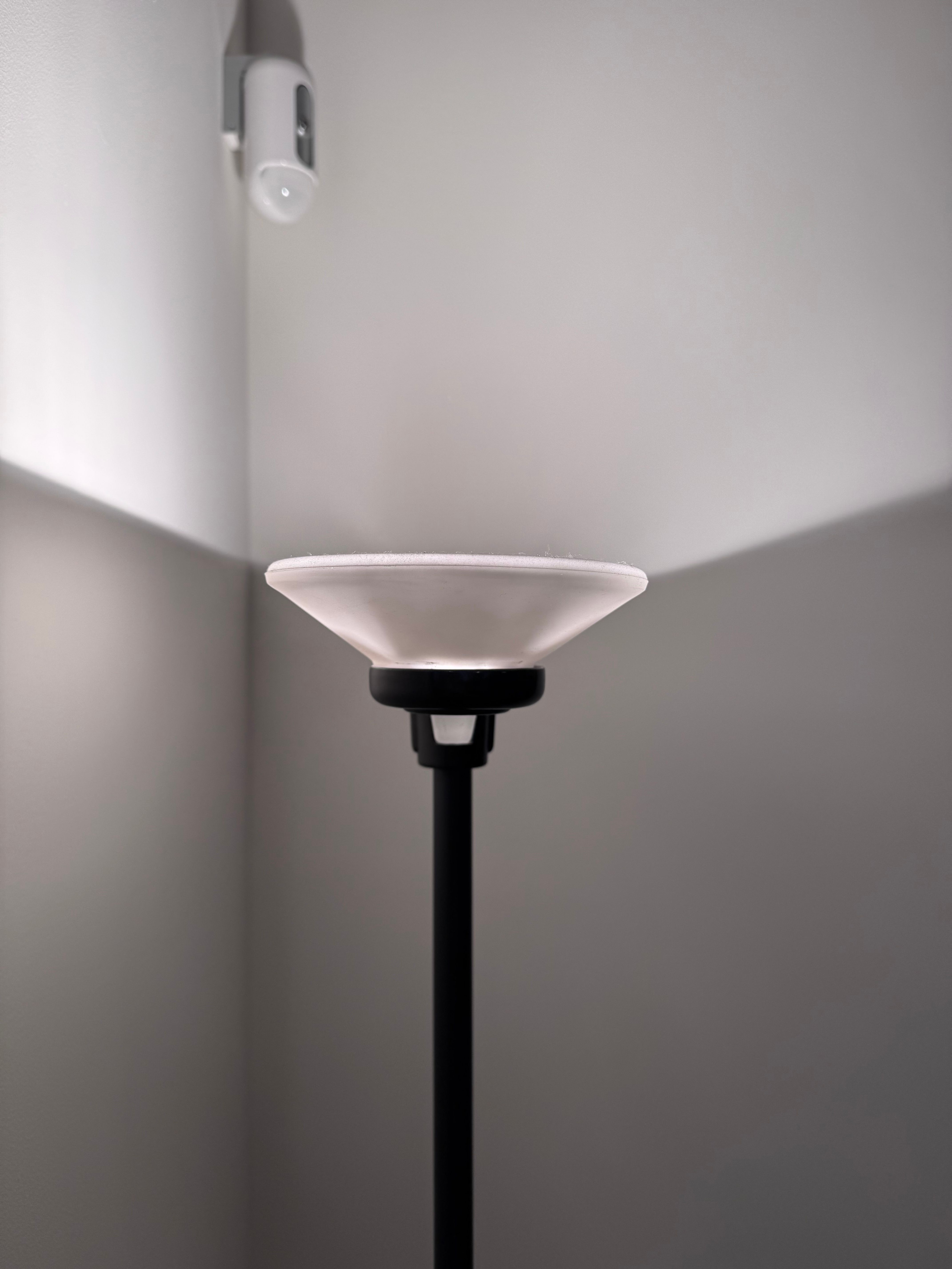 Lampada da terra Jill A 380 di King Santiago e Arnaldi (anni '70), Arteluce Side