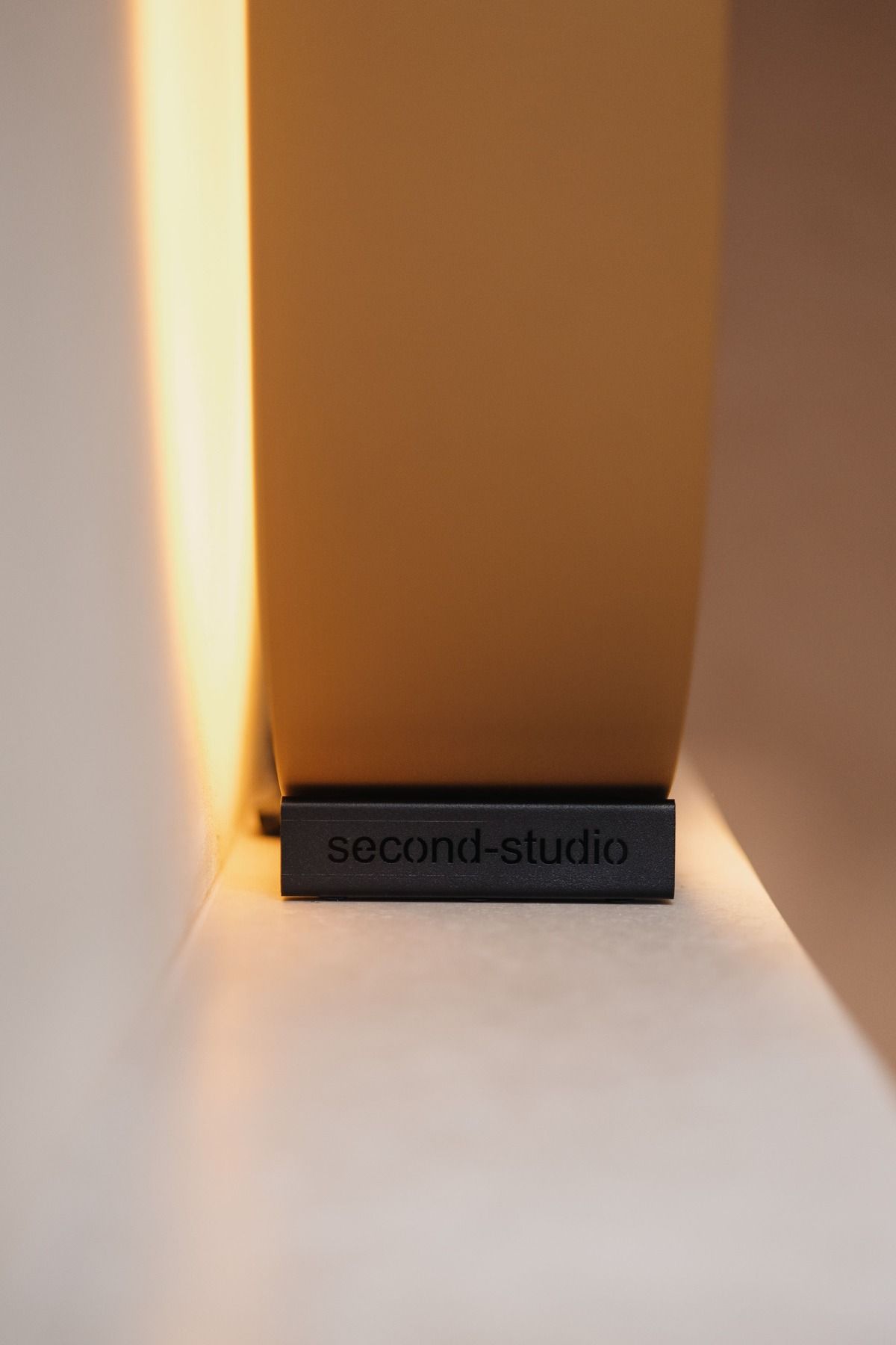 Lampada da terra Lighthouse Maxi di Ignazio Iacono Defects