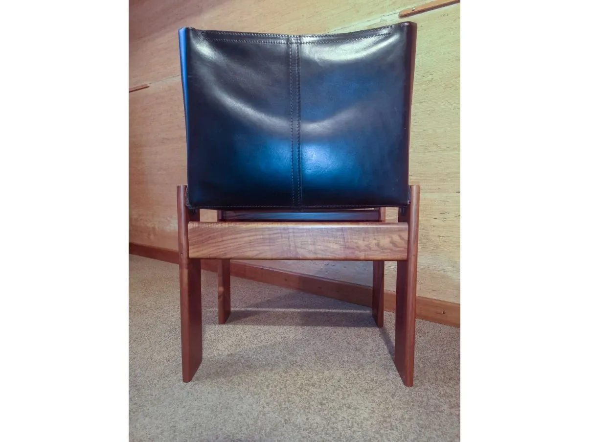 Set of 4 vintage Monk chairs in black leather (70s), Molteni&C 2