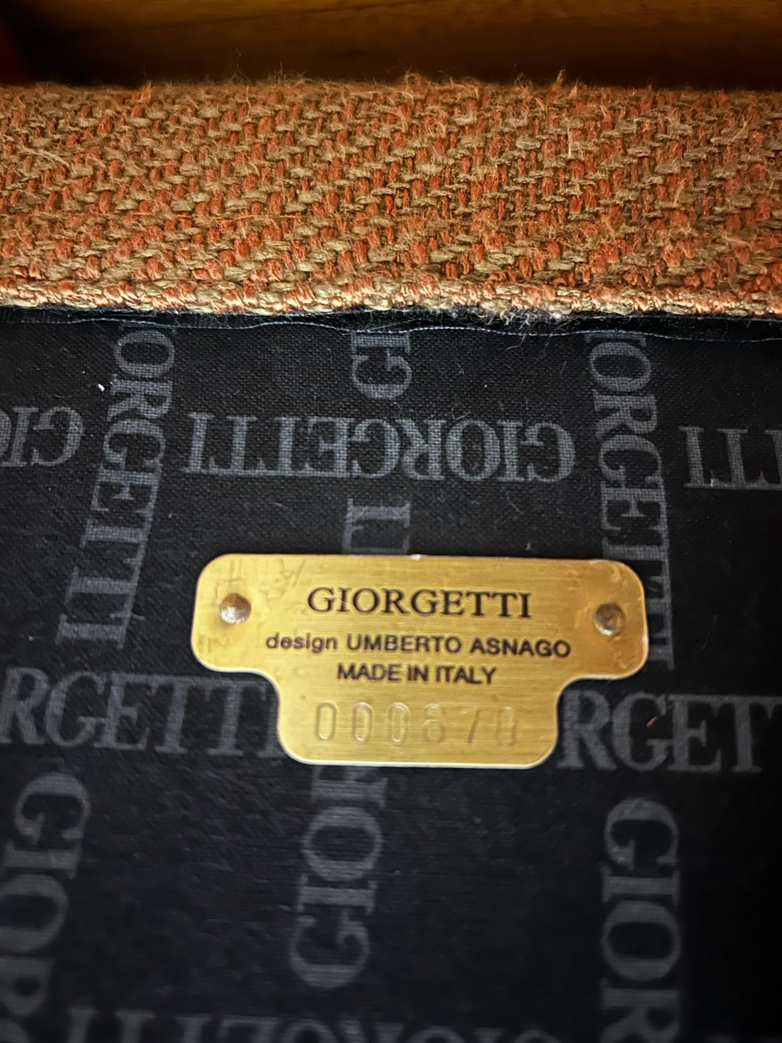 Progetti armchair in wood and fabric by Umberto Asnago, Giorgetti  Brand