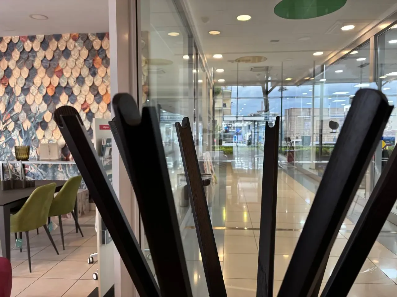 Black Wooden Sciangai Coat Rack Details