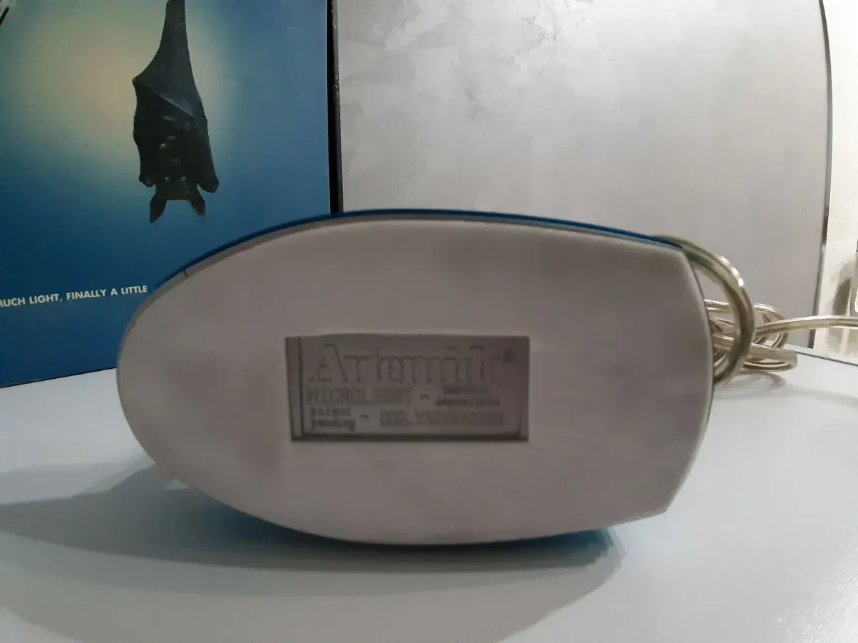 Microlight table lamp, Artemide 1