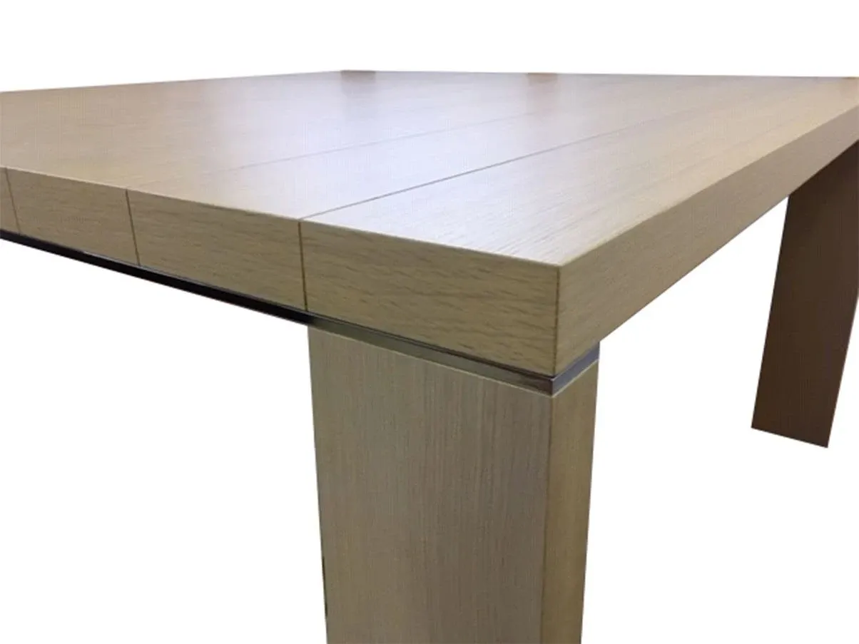 Mesa cuadrada Fratino de madera de roble blanqueado 3