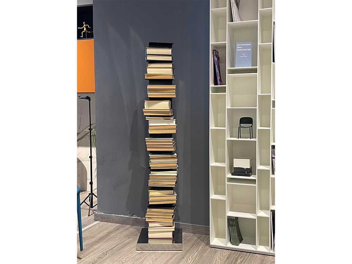 https://storage.googleapis.com/deesup_vendure_prod/preview/8c/libreria-verticale-ptolomeo-in-metallo-nero-opinion-ciatti_0002_img-3853__preview.jpg