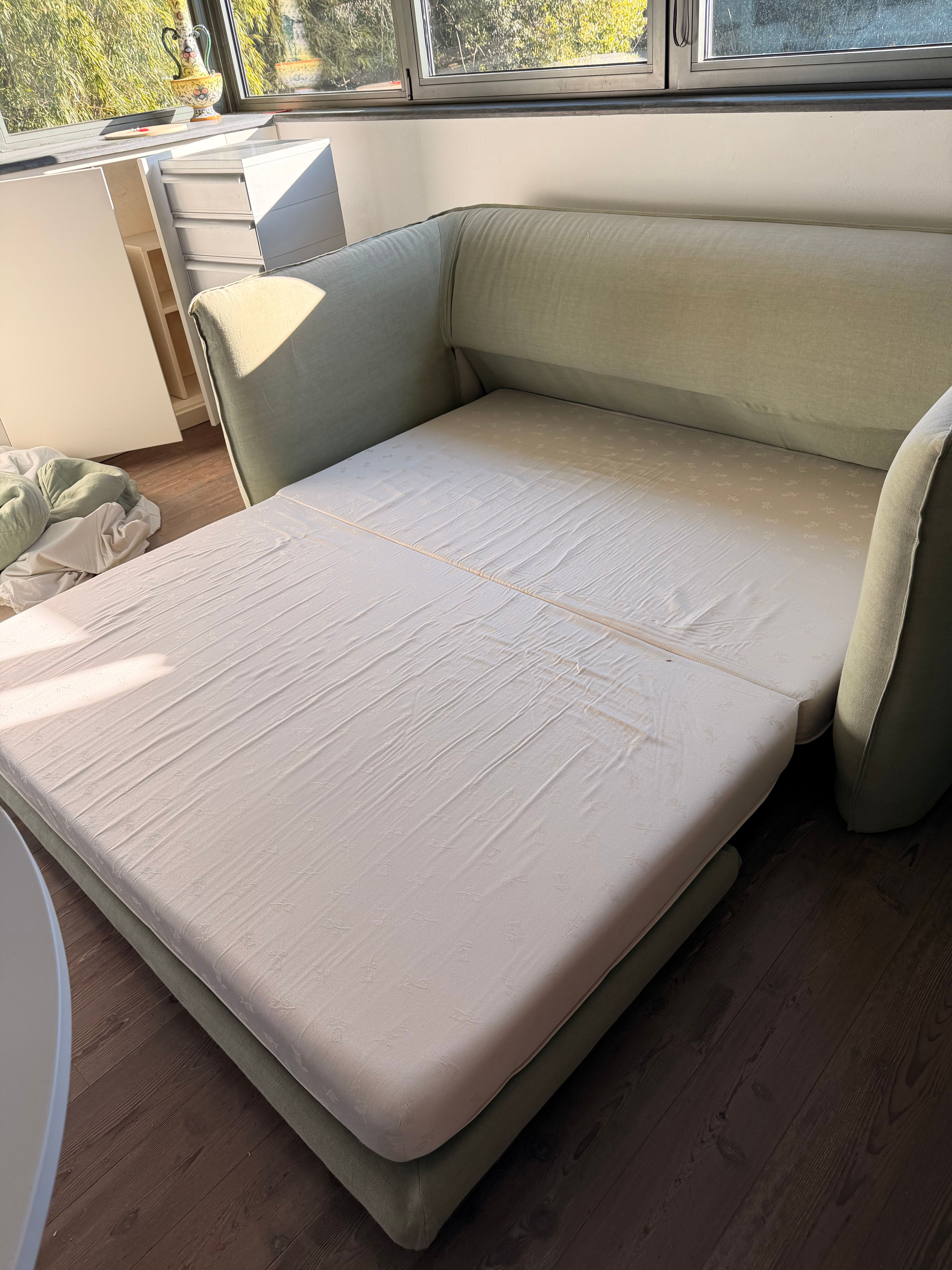 Divano letto colore verde salvia di Zanellato Details