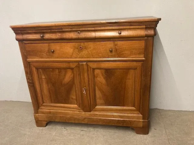 Vintage sideboard in solid walnut, image