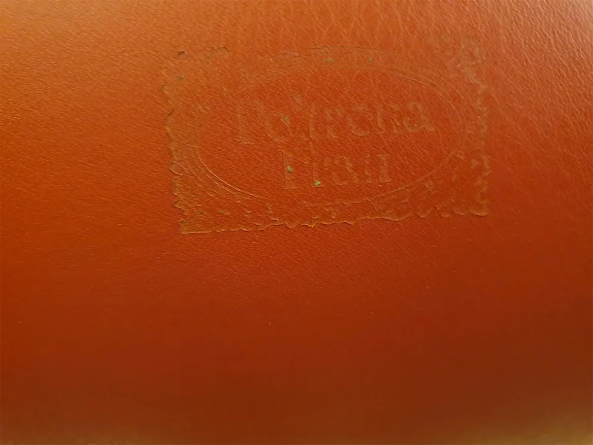 Forum Meeting leather swivel armchair (red), Poltrona Frau 1