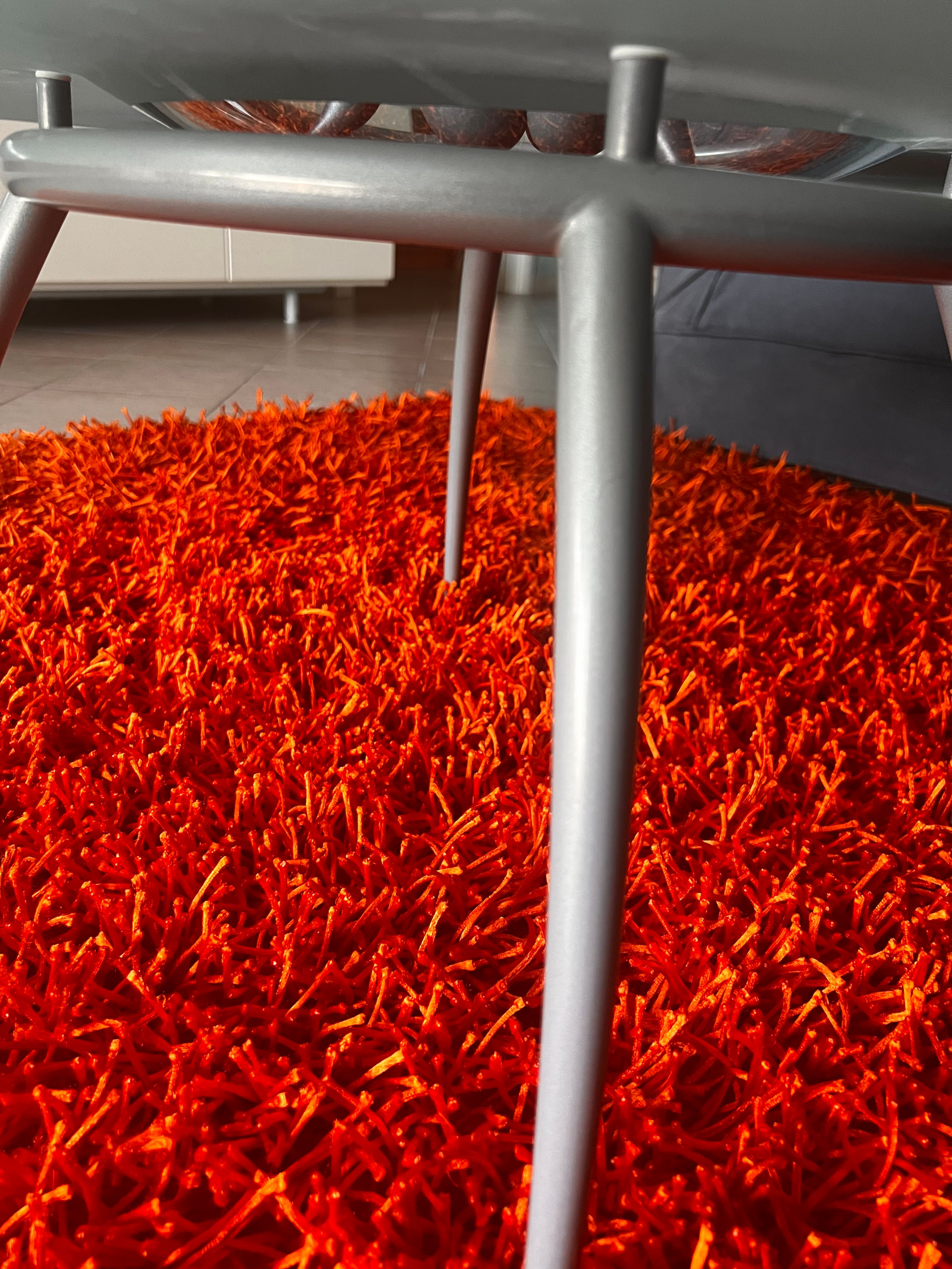 Catalan Flower Frosted Glass Coffee Table (1990s) Details