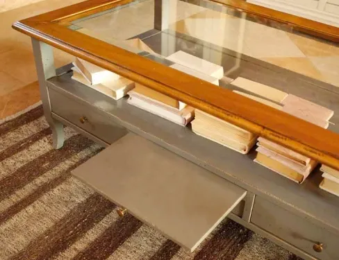 Coffee table with wooden drawers with glass top, Betamobili 4