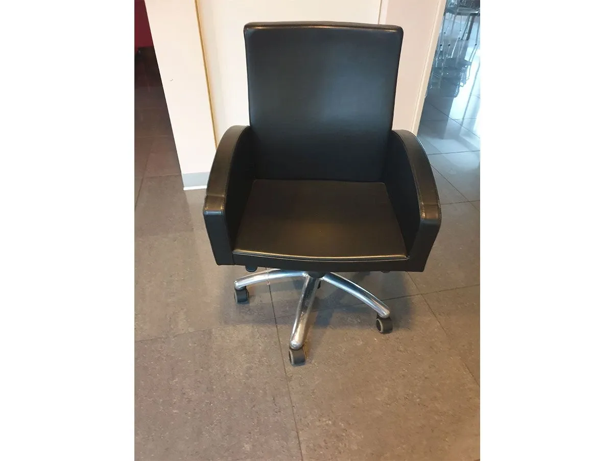 Onda Managerial adjustable armchair (black), Poltrona Frau 5