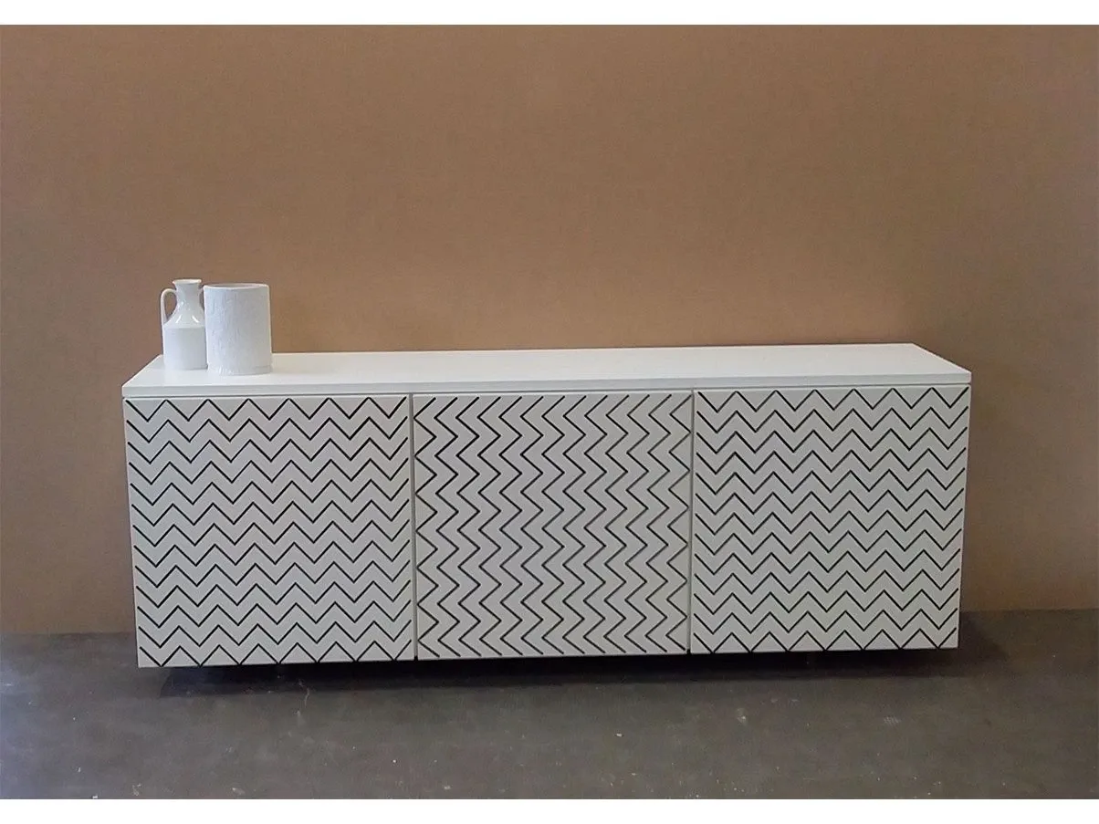 Madia Chevron a 3 ante con decorazione geometrica, Teknodesign 1