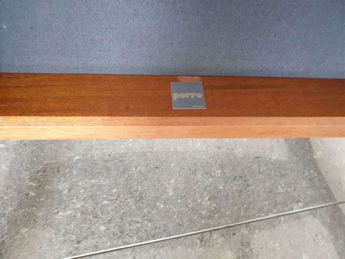 Sedia Lario in legno con sedile in ecopelle (nero), Porro 2