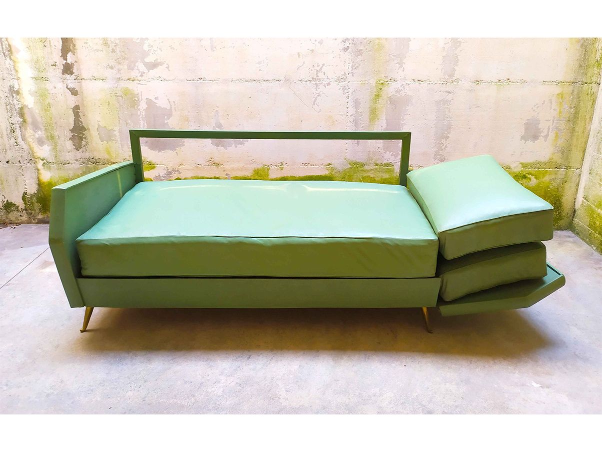 Vintage leatherette sofa by Gio Ponti (green) | Deesup