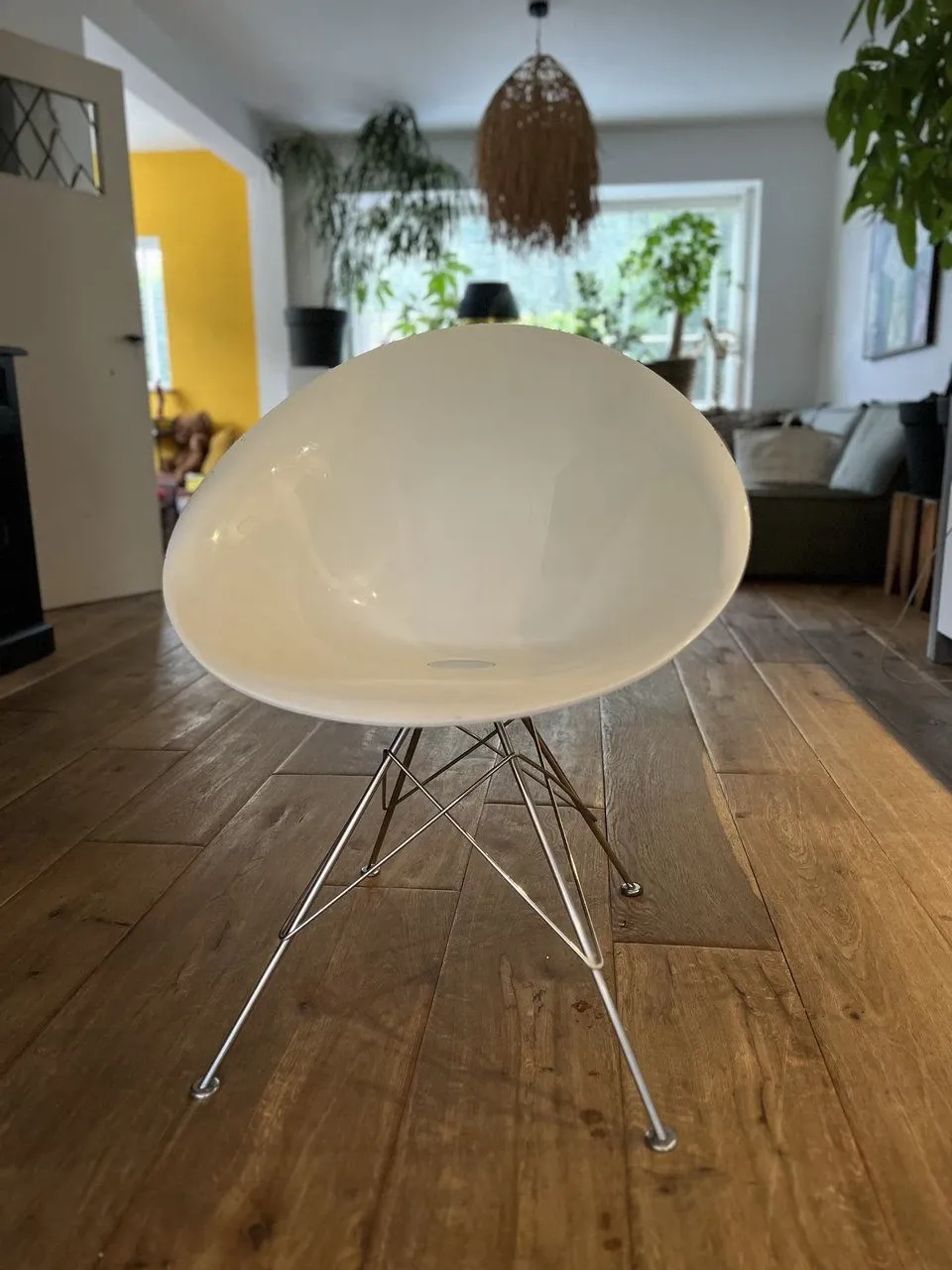 Set of 6 black and white Eros chairs, Kartell | Deesup Set of 6 black and white Eros chairs, Kartell | Deesup