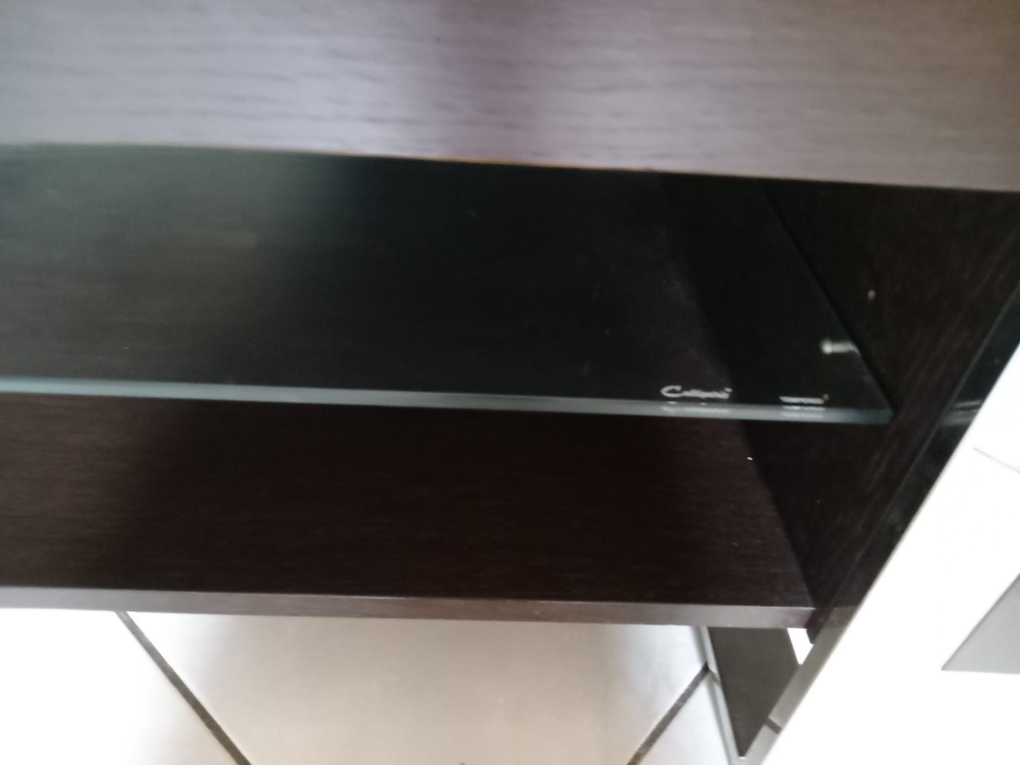 Meuble TV bas en verre de sécurité et bois wengé Brand