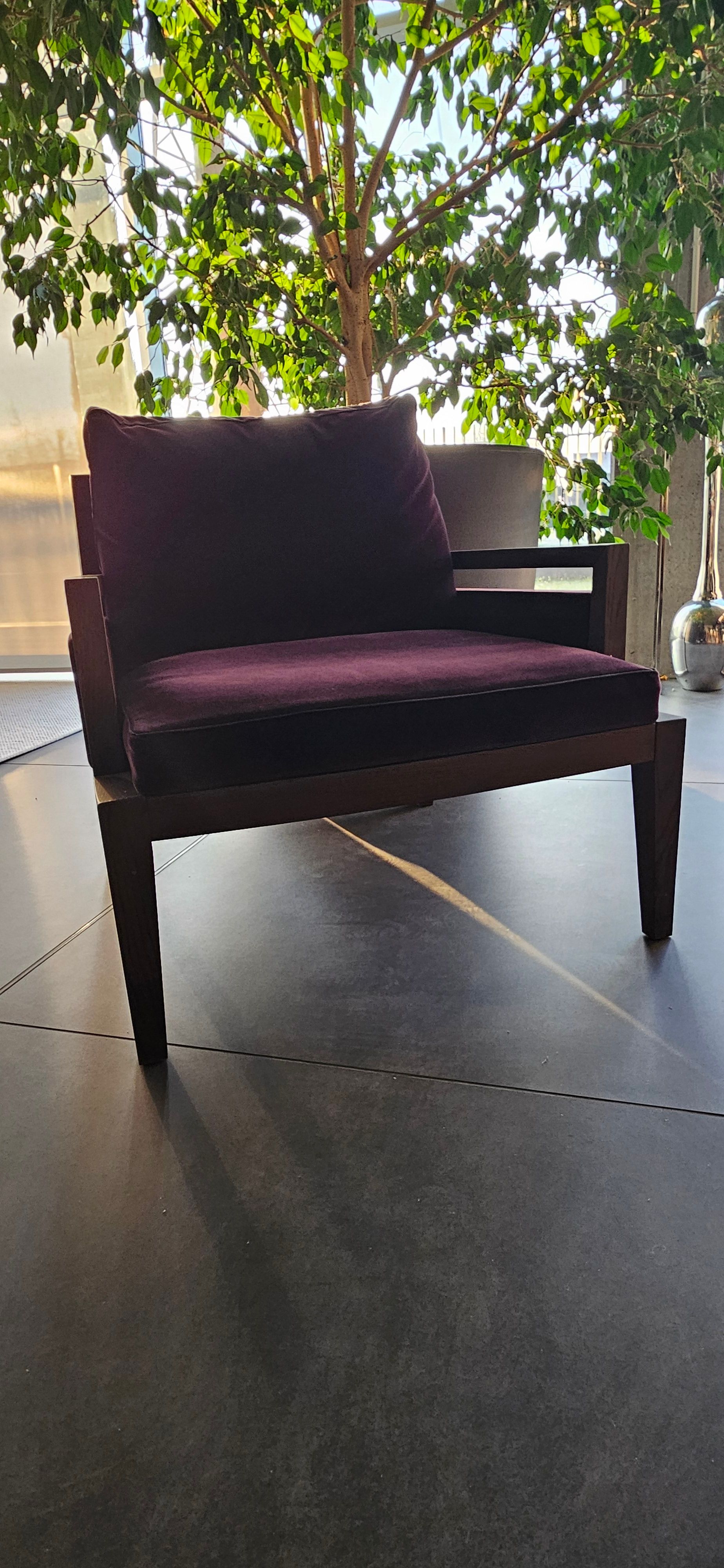 Soori Highline Sessel aus pflaumenfarbenem Stoff von Soo Chan Main