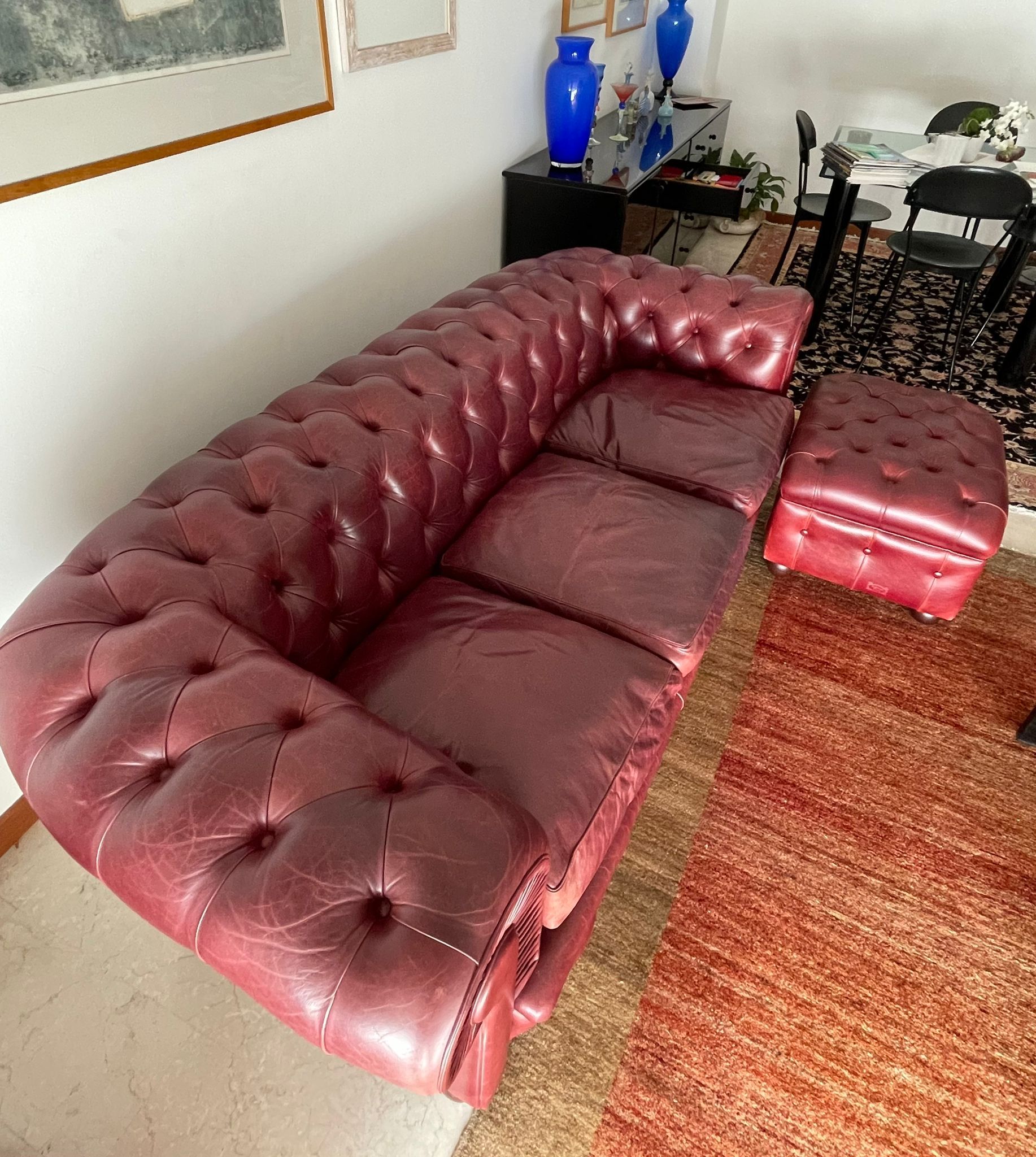 Renzo Frau Rotes Leder Chesterfield Hocker Defects