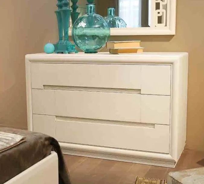 Set of chest of drawers and 2 bedside tables in white lacquered wood, Betamobili 3