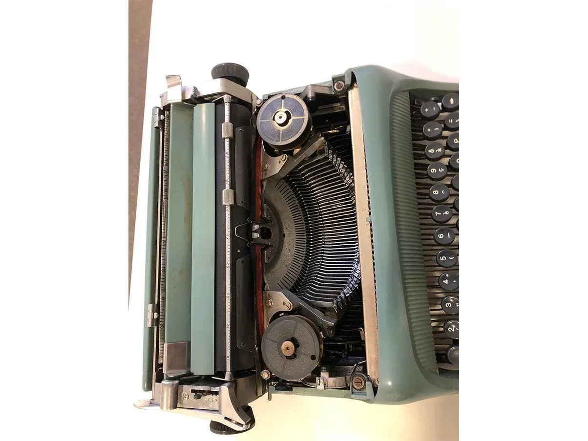 Vintage typewriter (green), Olivetti Synthesis 6