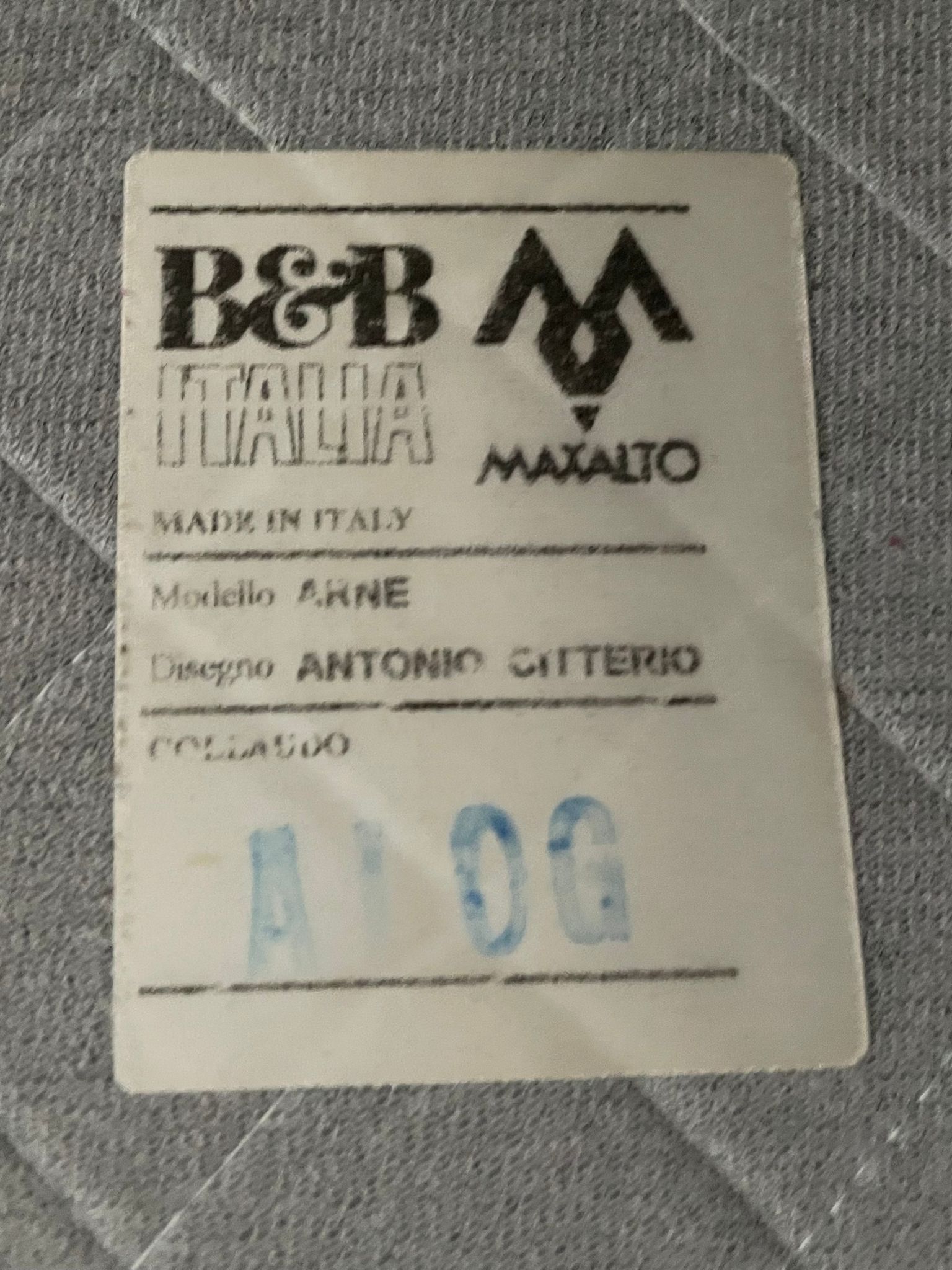 Divano 3 posti Arne in tessuto di Antonio Citterio Details