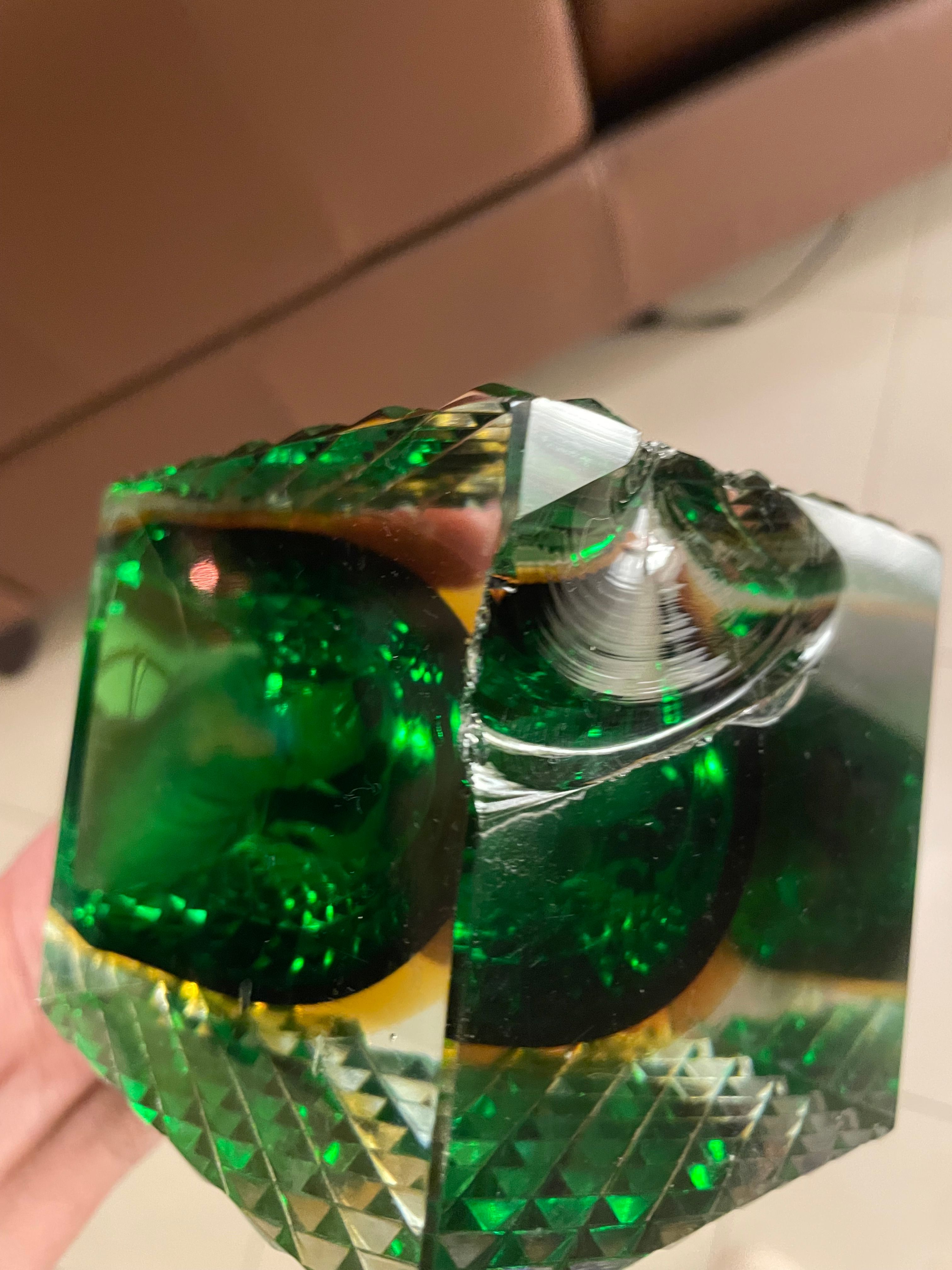 Posacenere con base ottone in vetro di Murano verde Defects