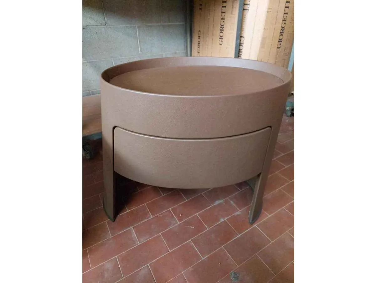 Morfeo oval bedside table in leather, Giorgetti 