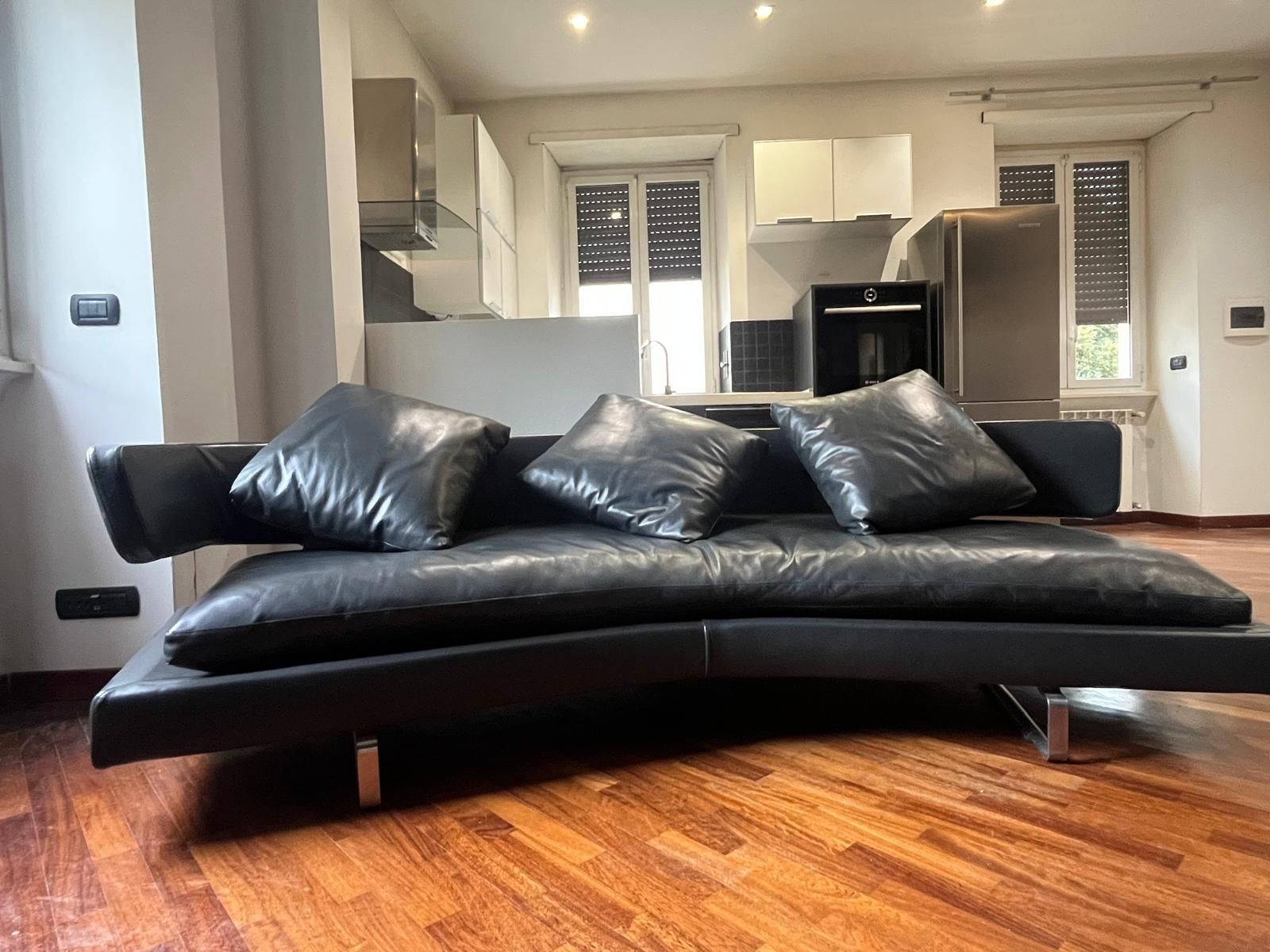 Canapé 3 places Arne en cuir gris par Antonio Citterio Front