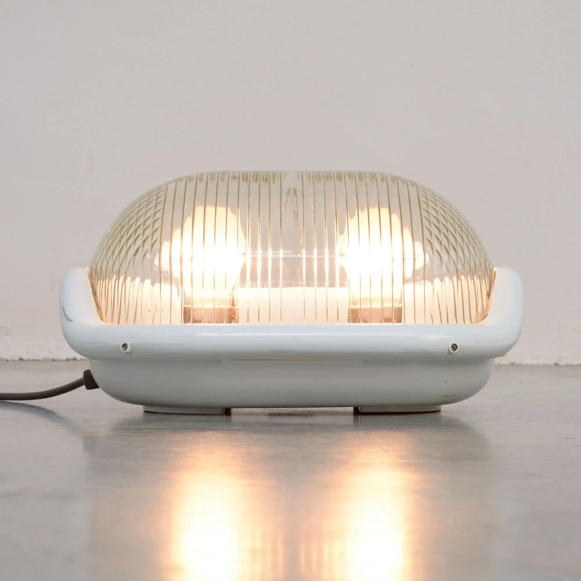 Vintage white noce wall lamp, Flos 4