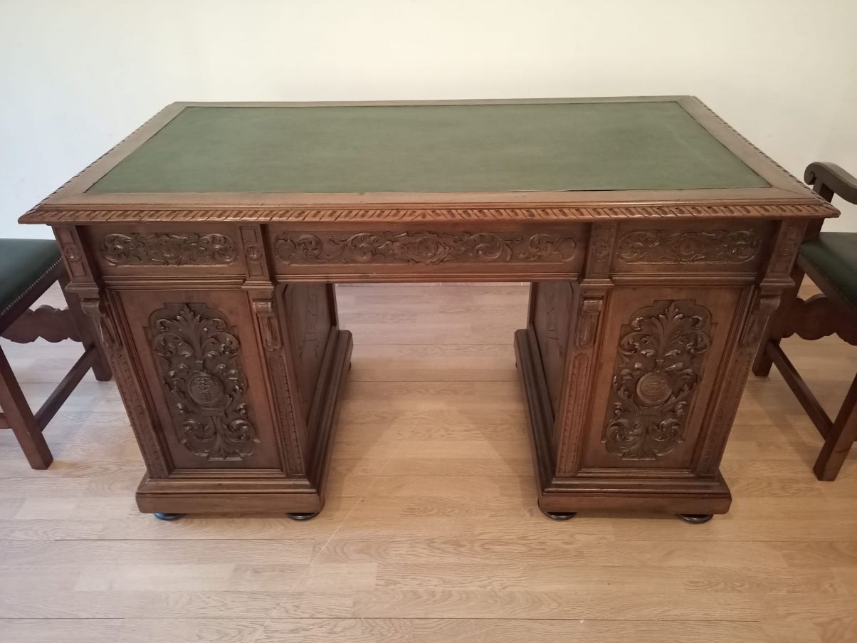 Set desk and 2 vintage chairs in leather and walnut wood, 5