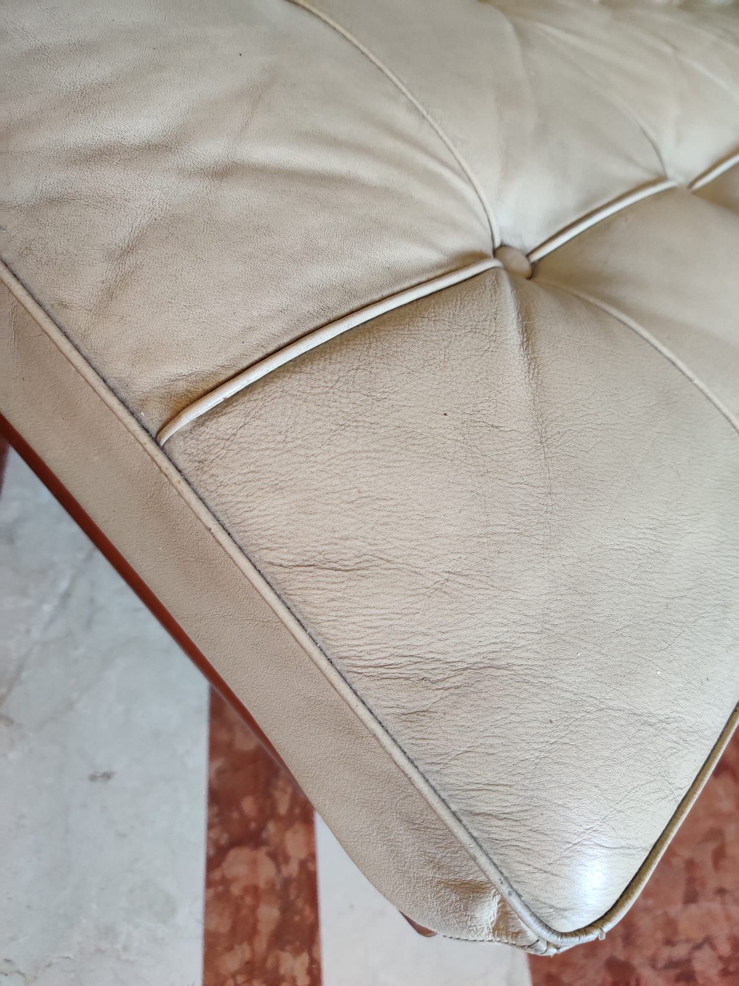 Letto singolo Barcellona in pelle di Ludwing Mies van der Rohe Optional8