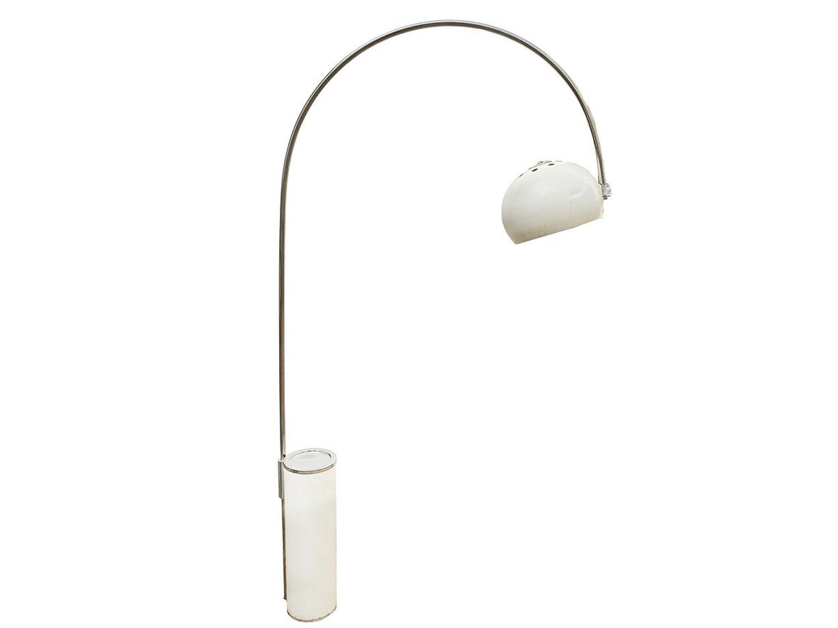 https://storage.googleapis.com/deesup_vendure_prod/preview/96/lampada-vintage-ad-arco_-in-metallo-bianco-anni70_0001_28917-front-291300-1660909371700__preview.jpg