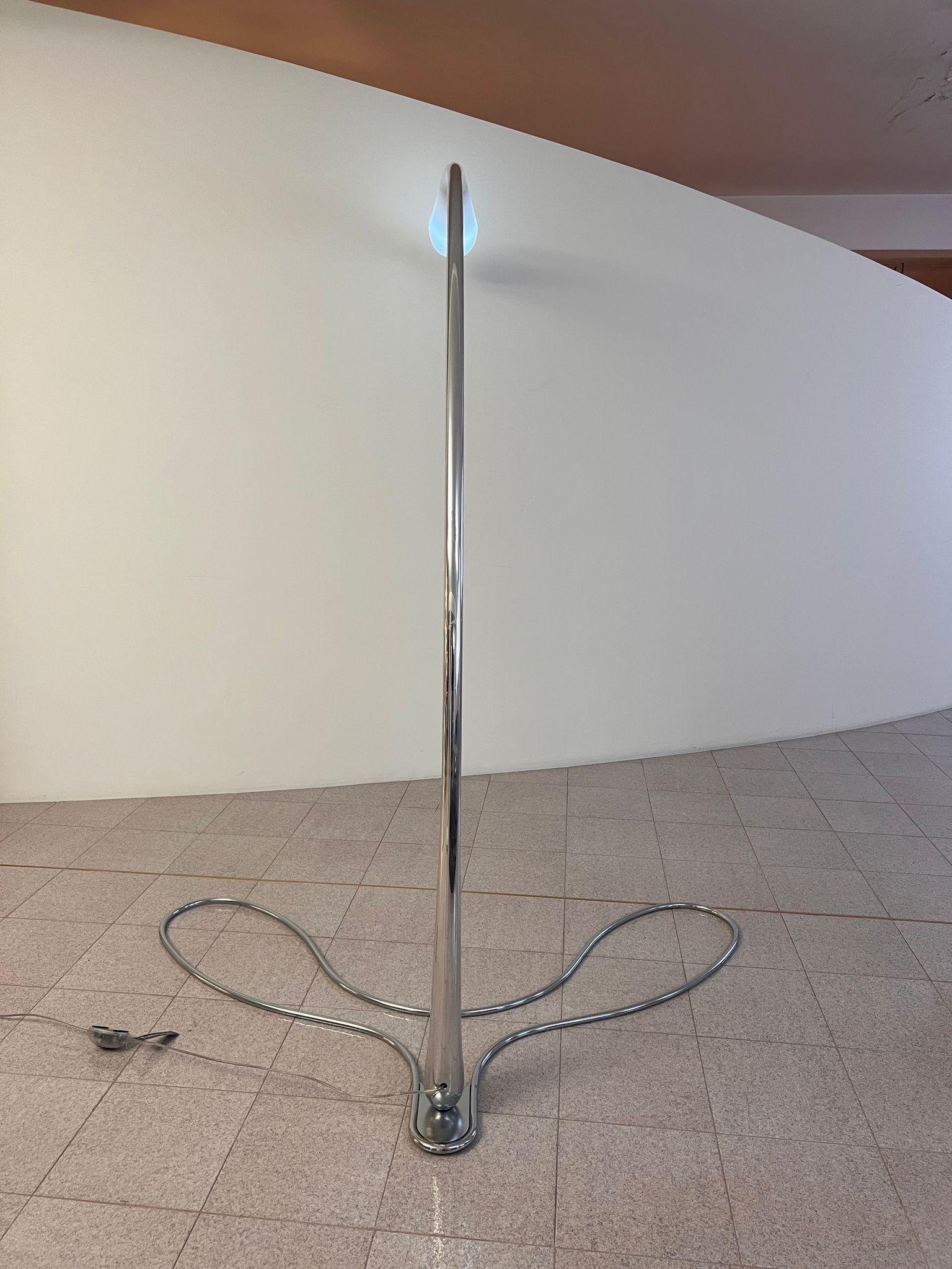 Lampe sur pied Flora de Manlio Costantini Side