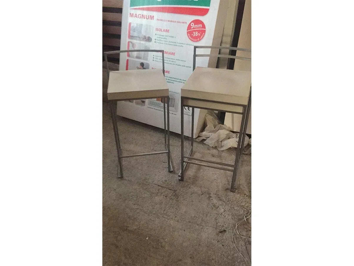 Set 3 sgabelli Cubo impilabili in legno e acciaio 