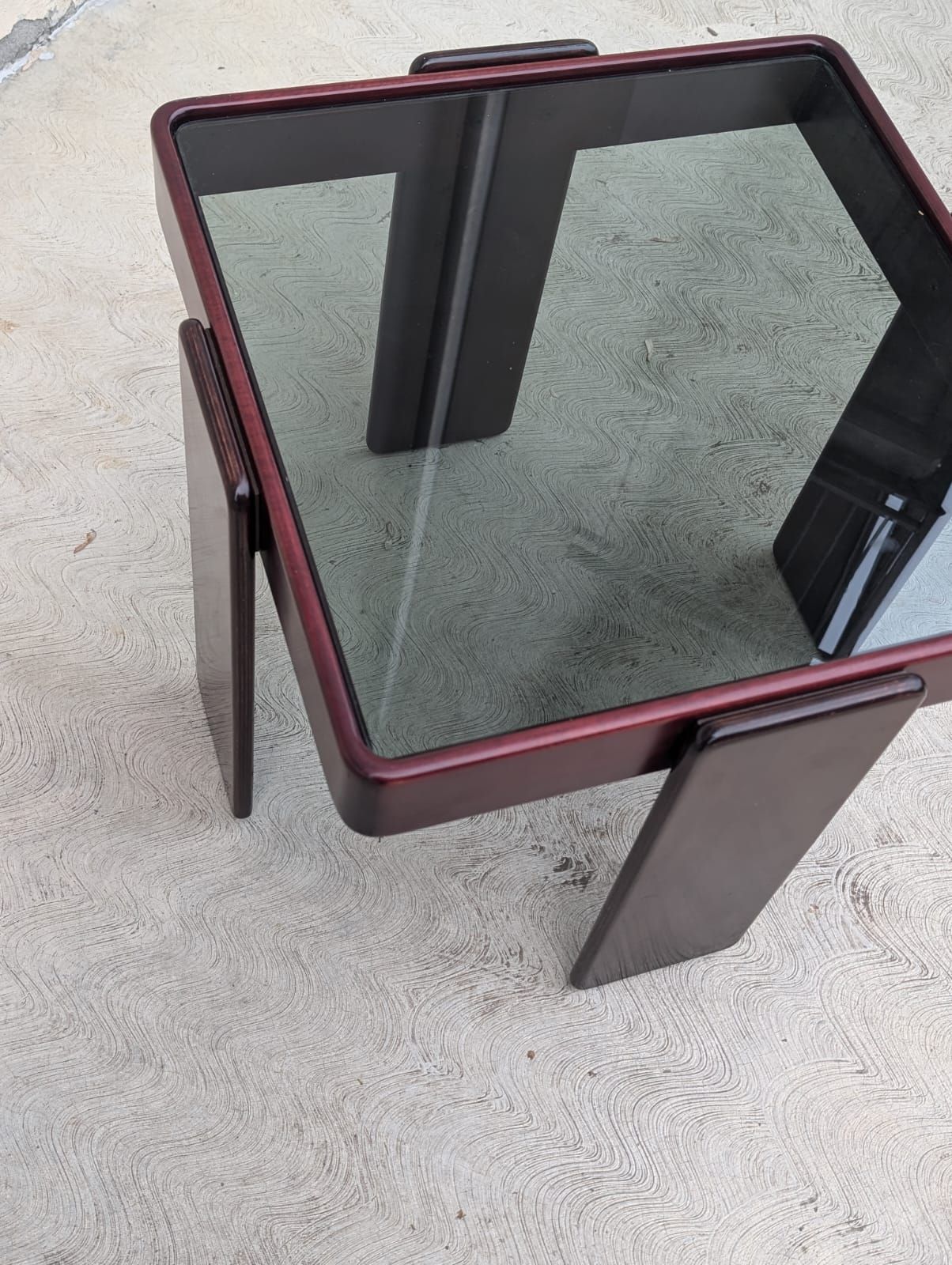 Square wooden coffee table by Gianfranco Frattini (70s), Cassina Details