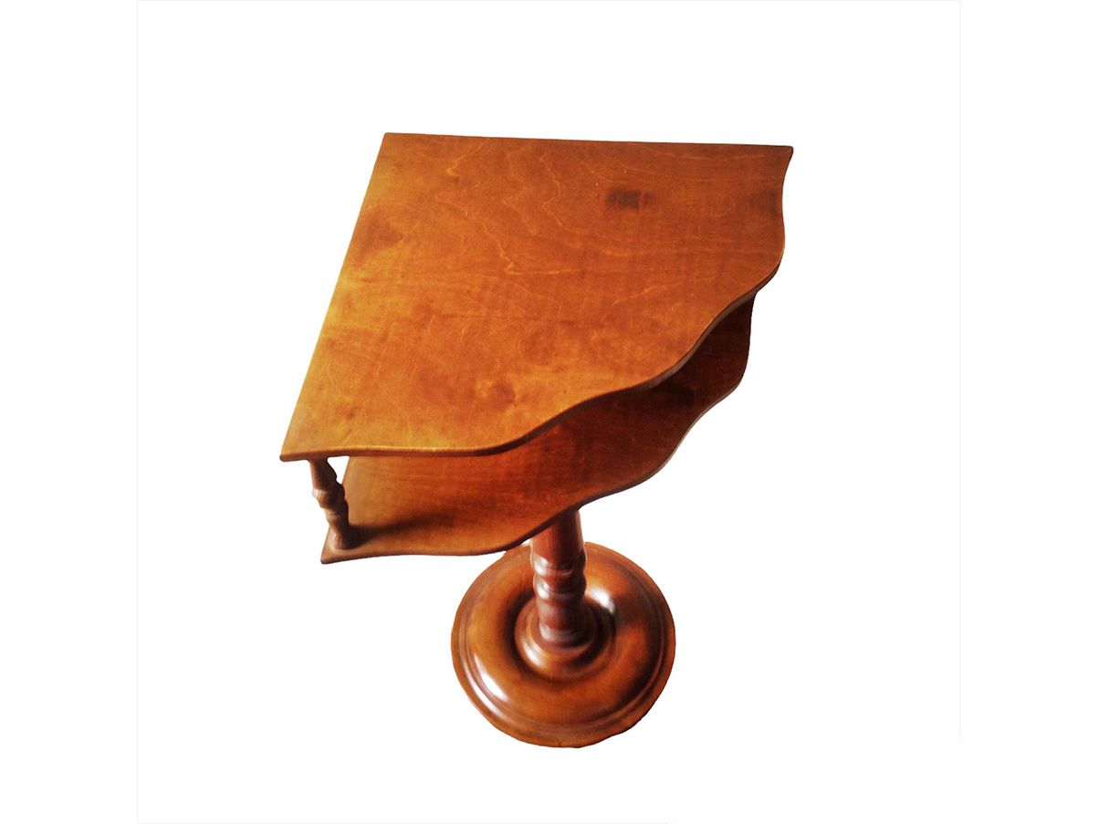 Tavolino vintage angolare con 2 ripiani in legno ('900)