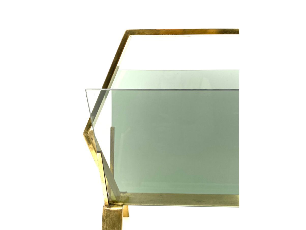 Vintage magazine rack in brass and smoked glass (1970s), 5
