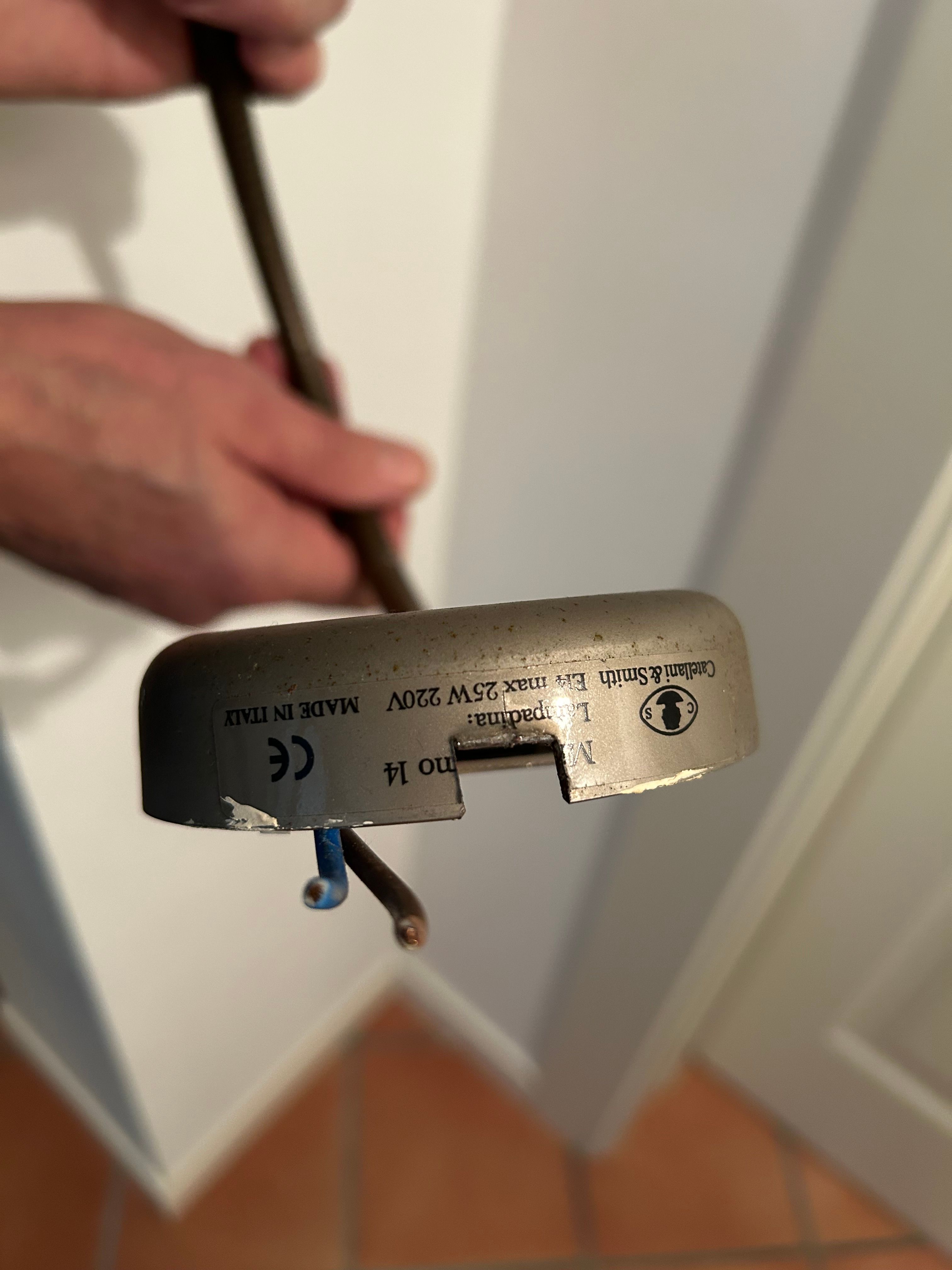 Minimalistische wandlamp 14 messing Brand