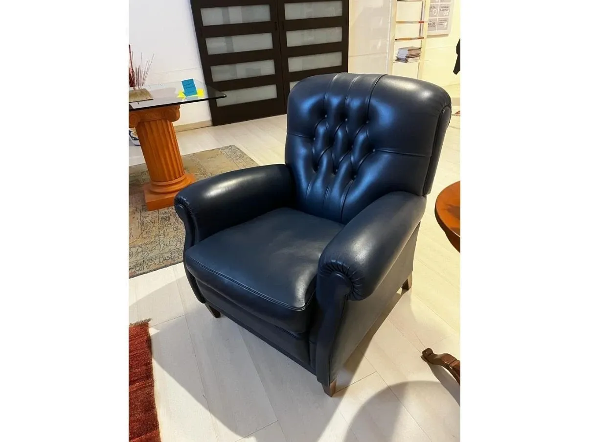 Chesterfield armchair in blue leather 9