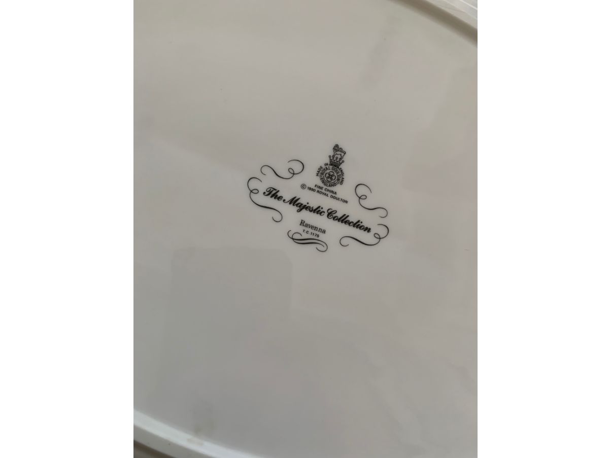 Service 24 plates Majestic Collection, Royal Doulton Front