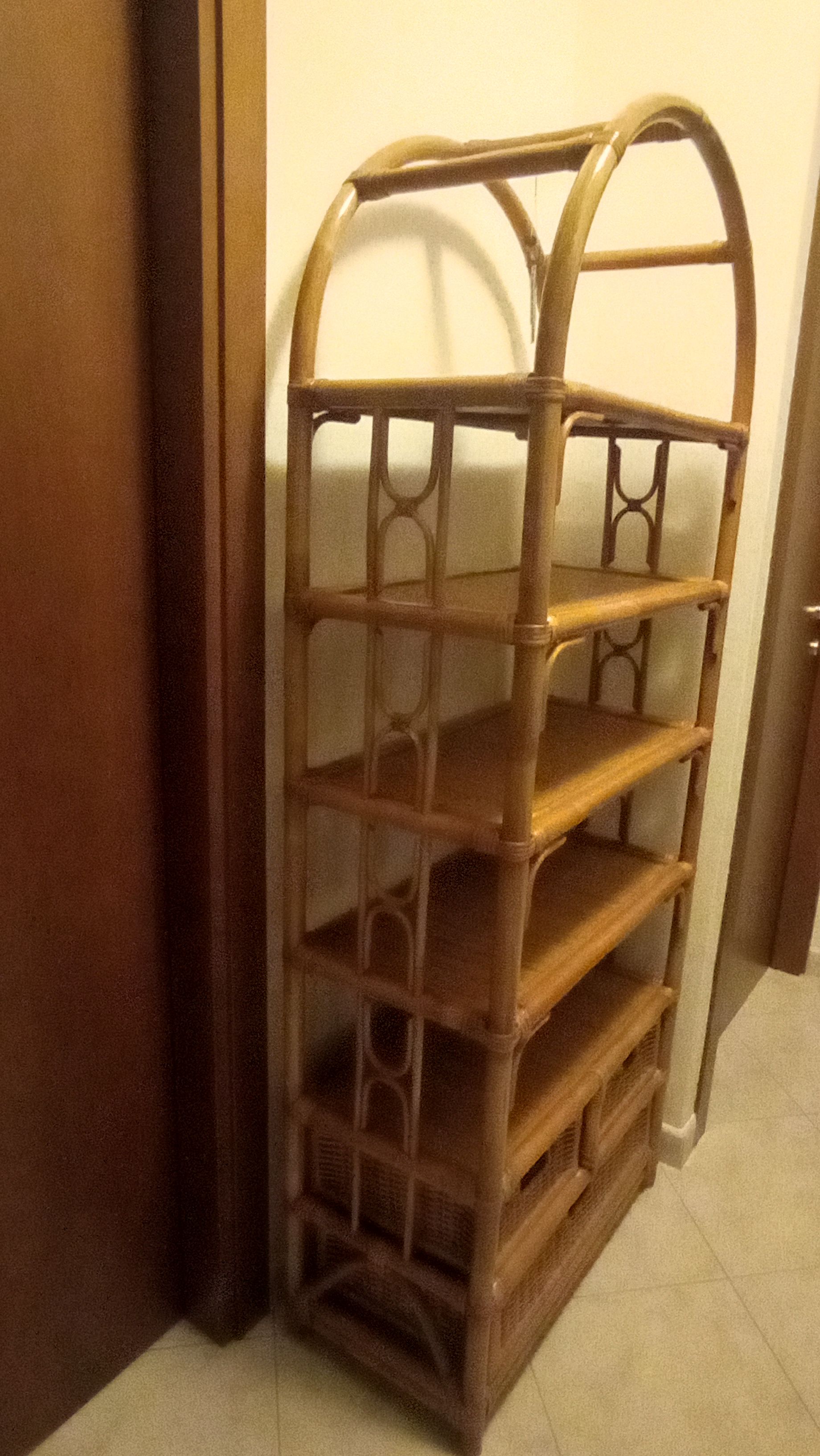 Bambus Vitrine aus Rattan und Korbgeflecht (70er Jahre) Side