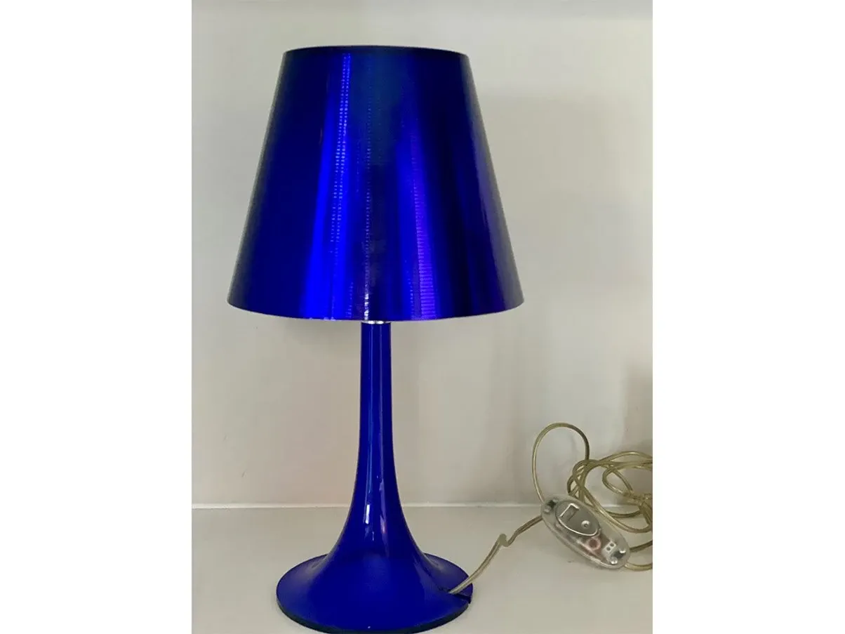 Lampada da tavolo Miss K di Philippe Starck (blu), Flos 5