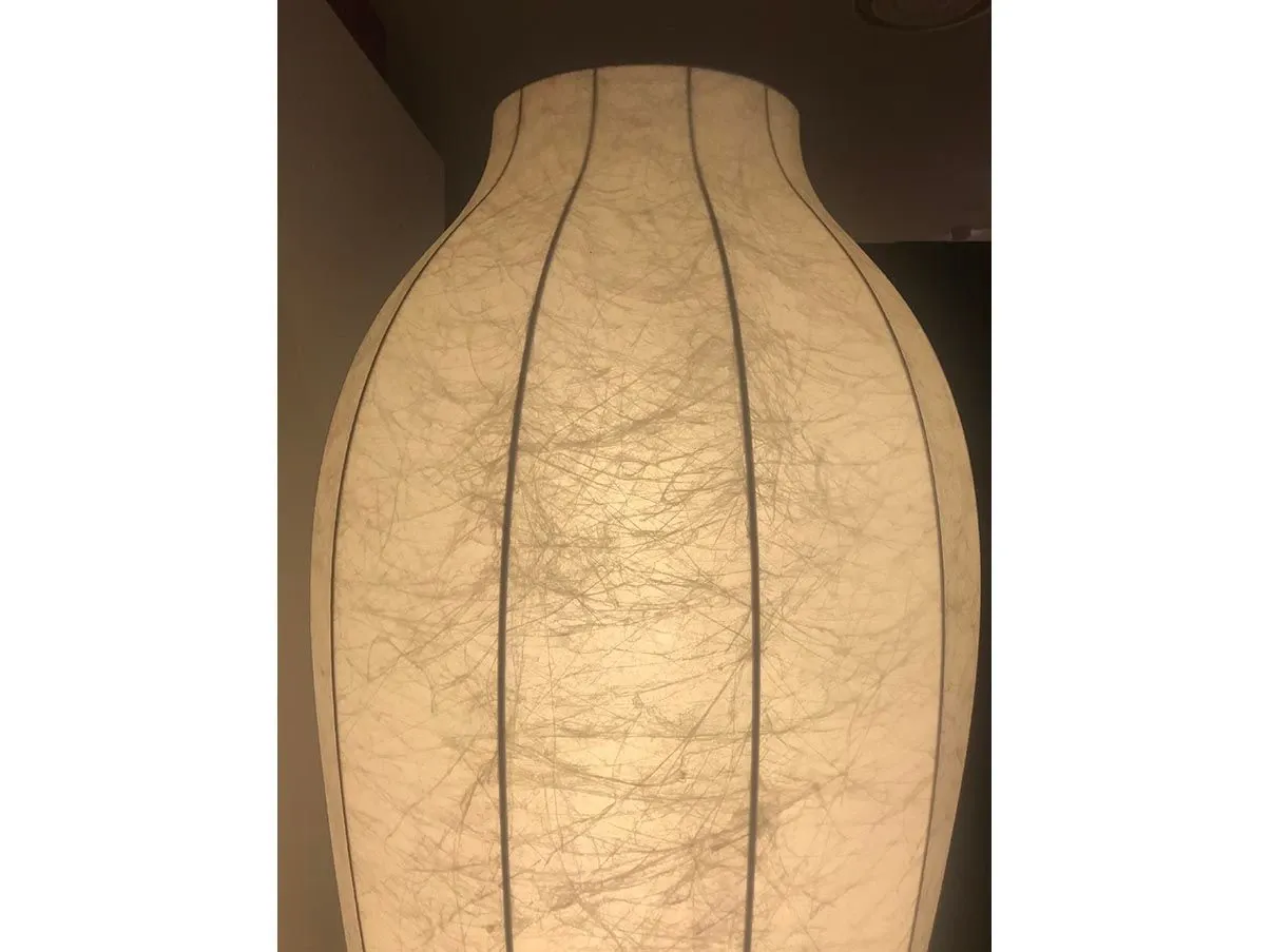 Lampada da terra Chrysalis in resina cocoon con dimmer, Flos 