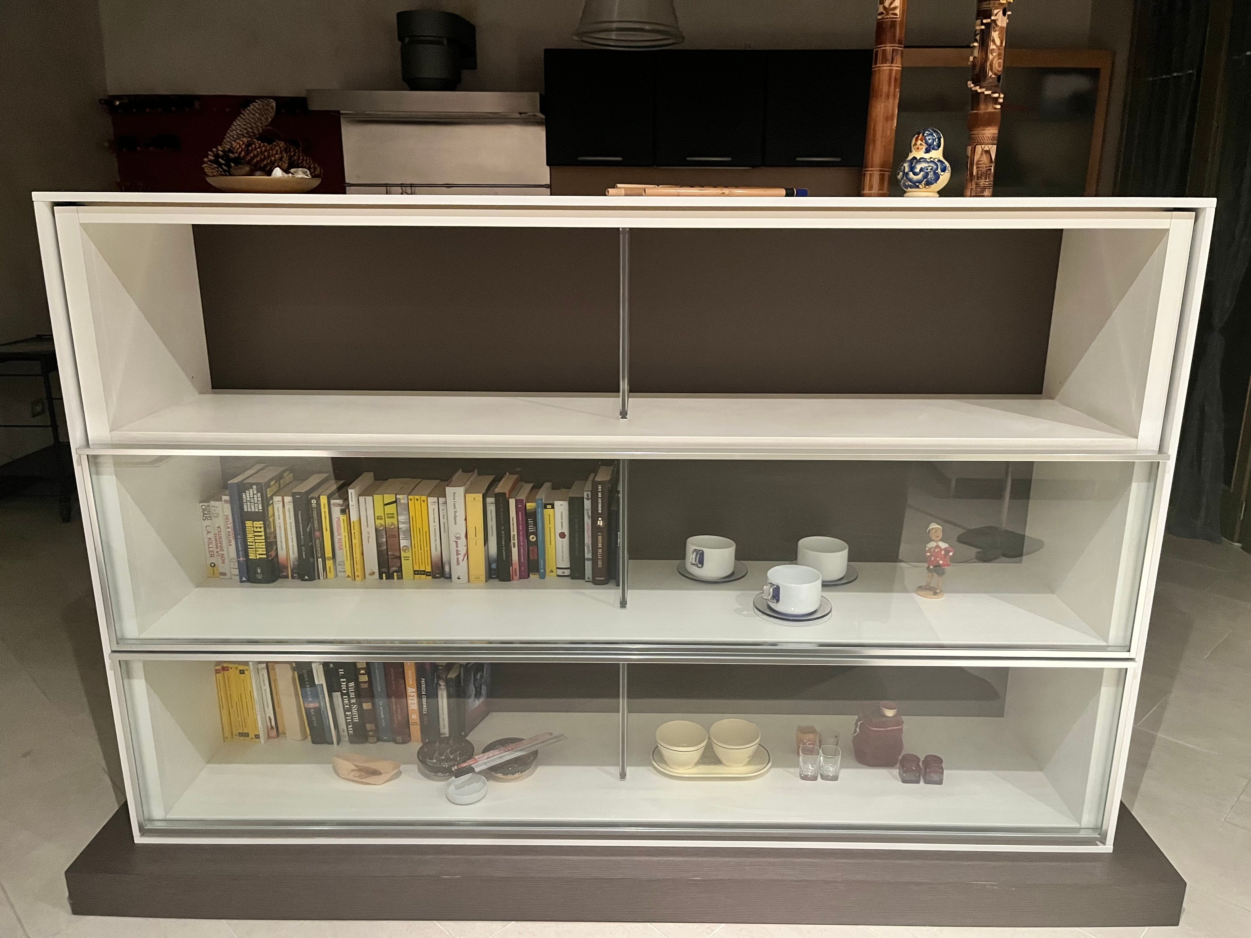 Domus 00 Floor Bookcase in Glossy White Lacquered Wood Main