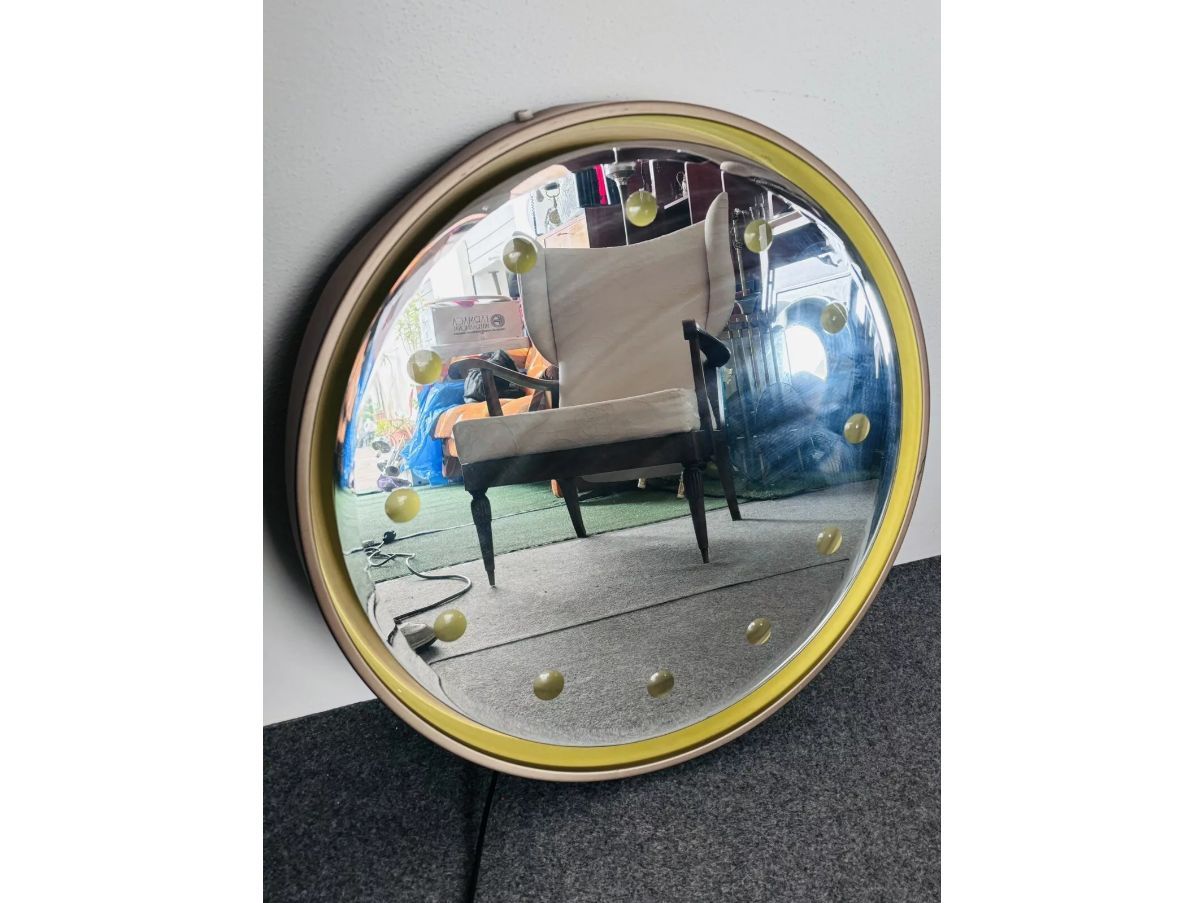 Backlit mirror in metal and glass (70s), Brand
