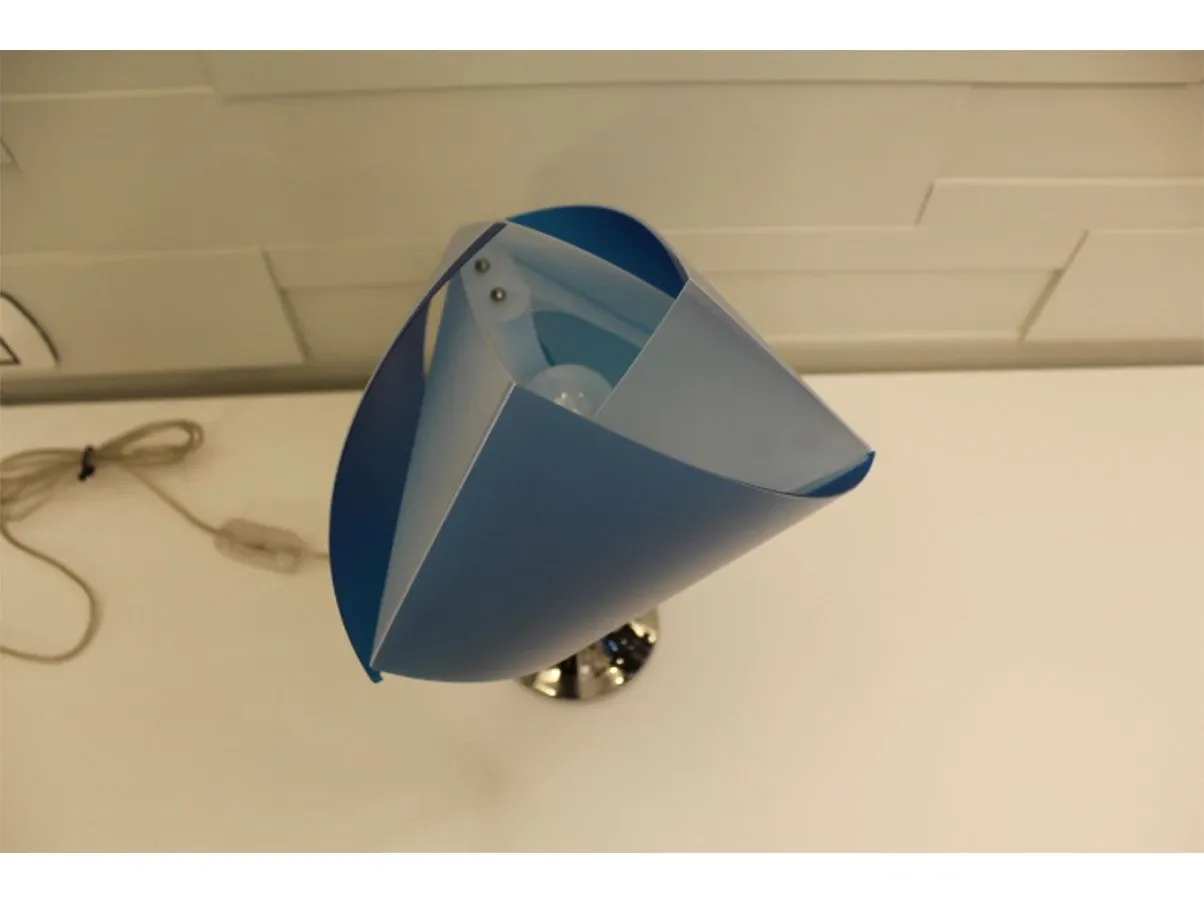Lampada da tavolo Gemmy in materiale plastico (blu), Slamp 1