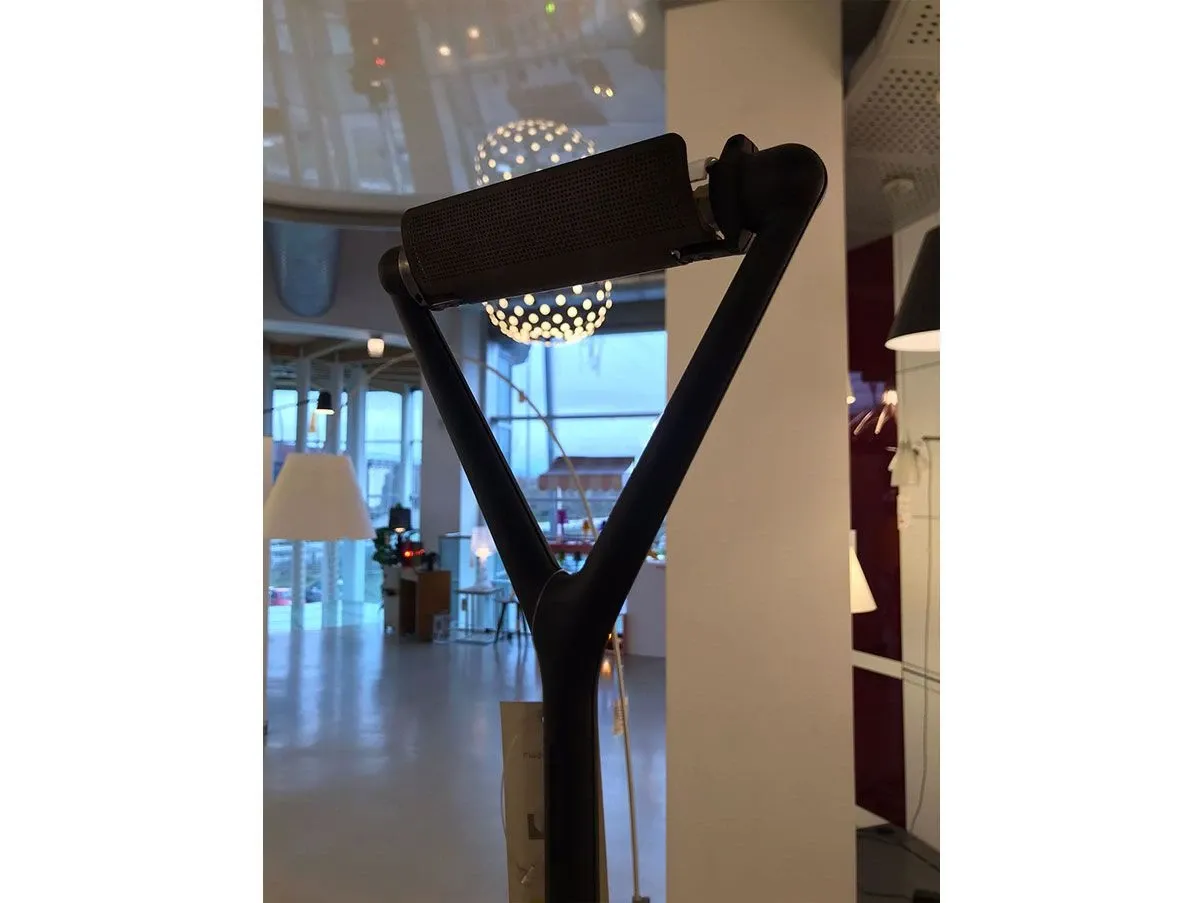 Lola D15 aluminum (black) floor lamp 5