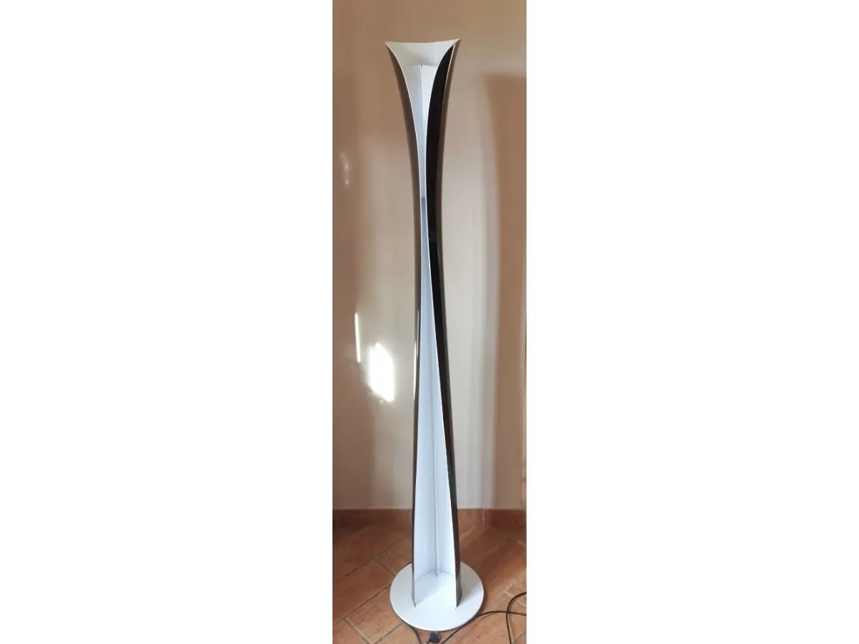 Black and white Cadmo floor lamp, Artemide 2