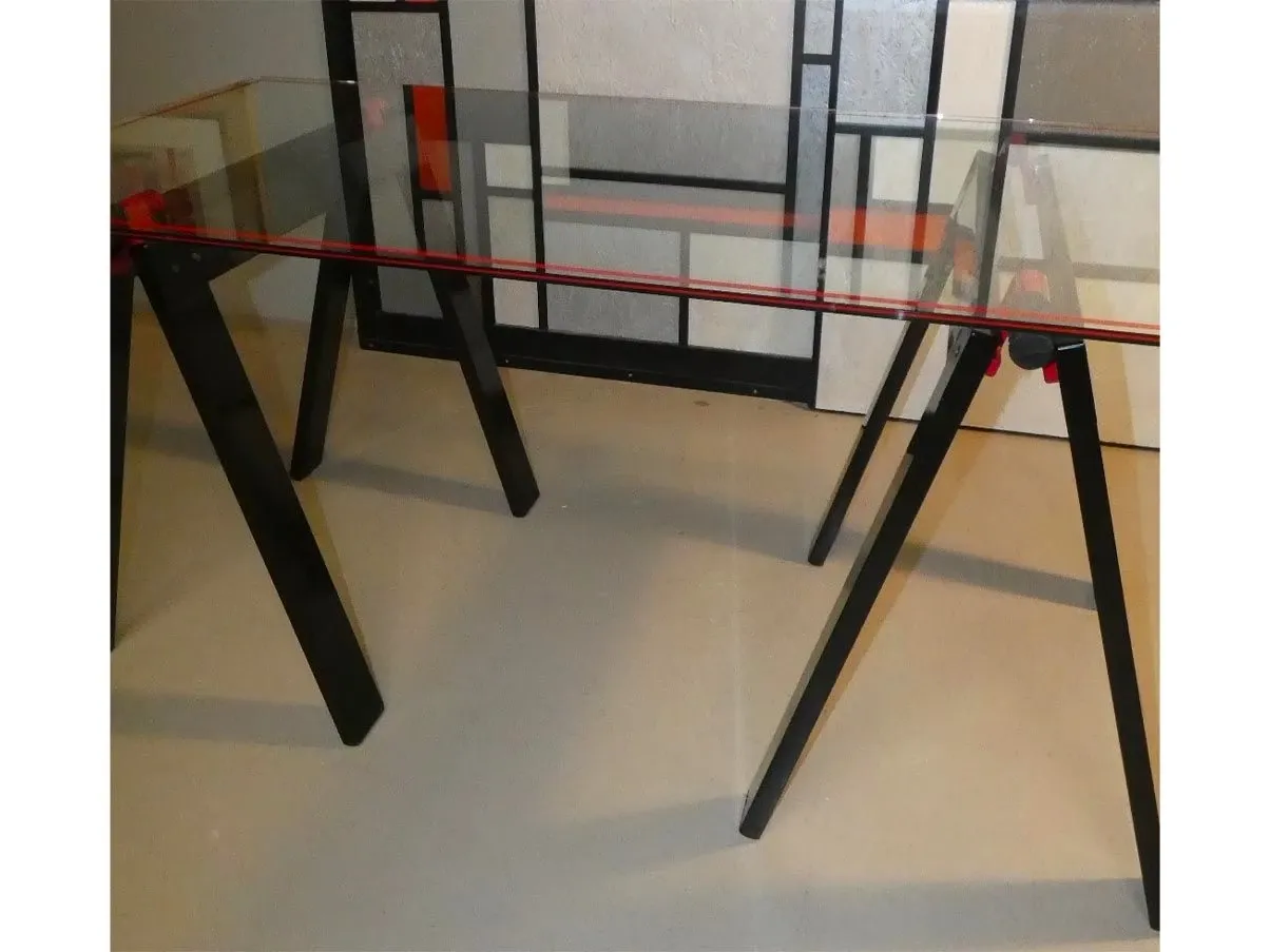 Tavolo Gaetano di Gae Aulenti in alluminio e cristallo 6