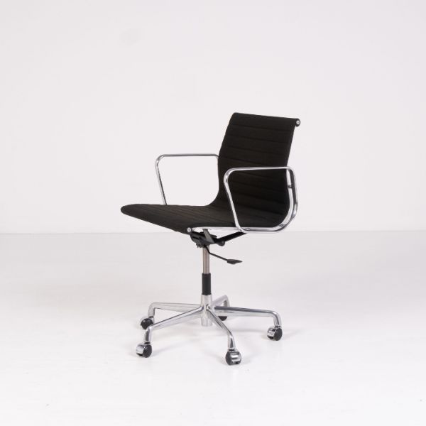 Sedia da ufficio EA117 di Eames e Ray Eames (anni '80) image