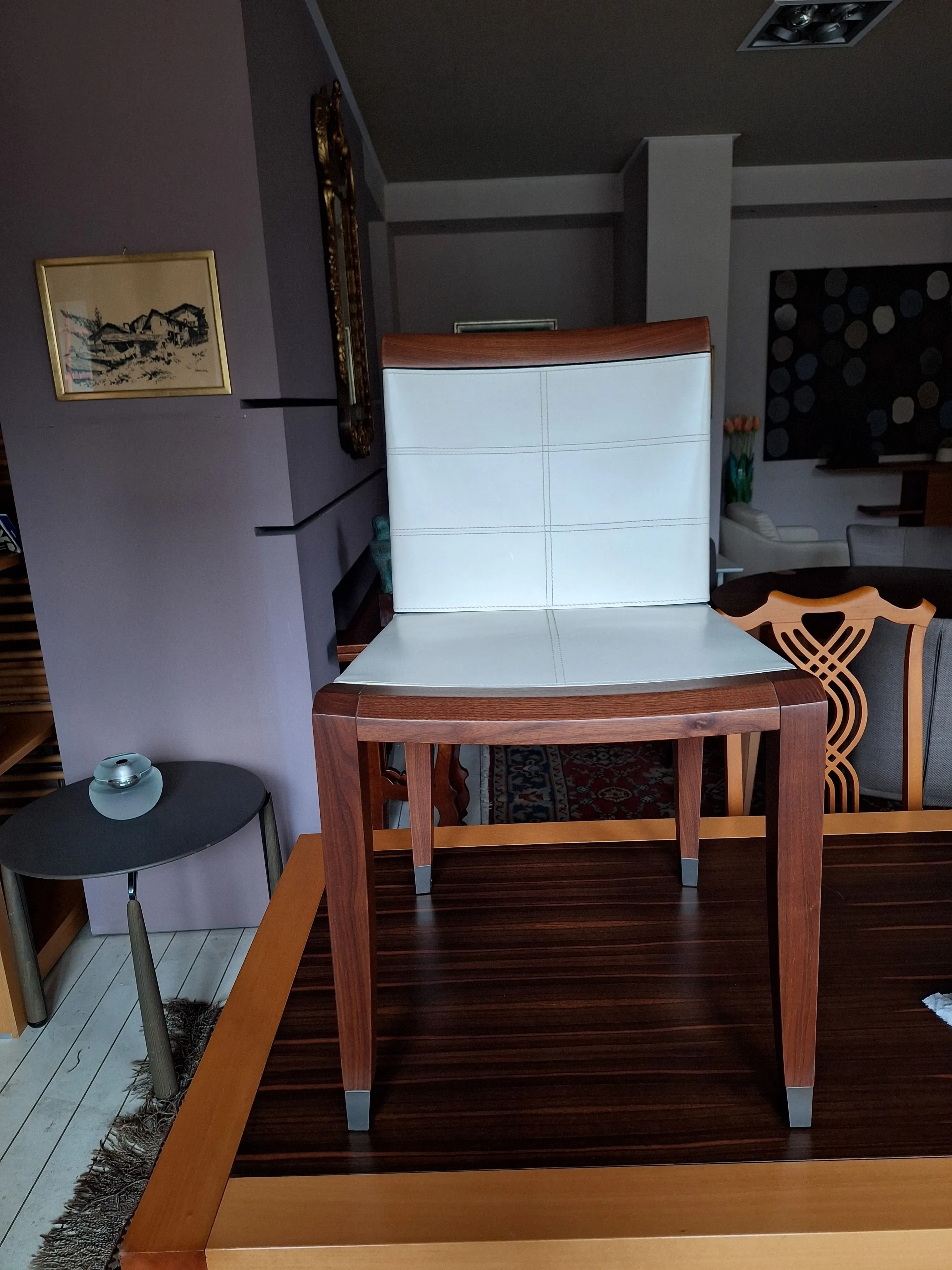 Poltroncina Aro 45 in noce canaletto massello e cuoio, Giorgetti 1